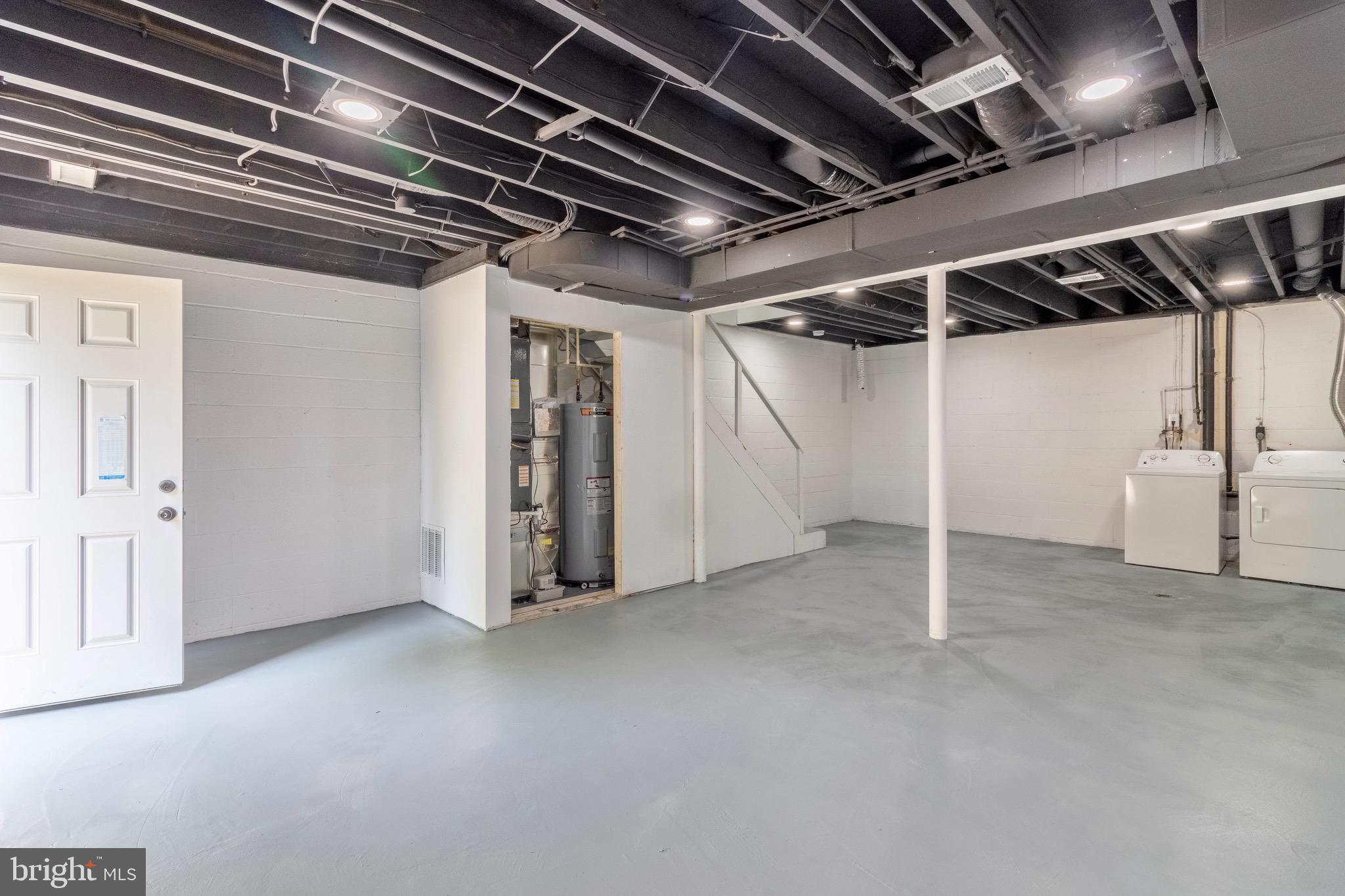 ROYAL VILLAGE - Residential