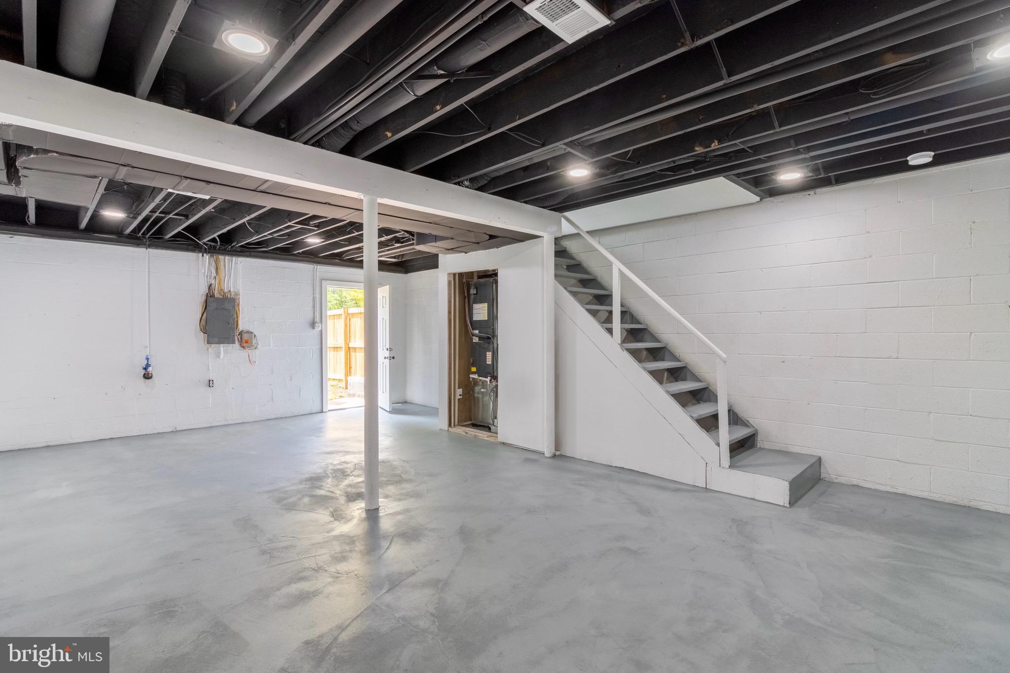 ROYAL VILLAGE - Residential