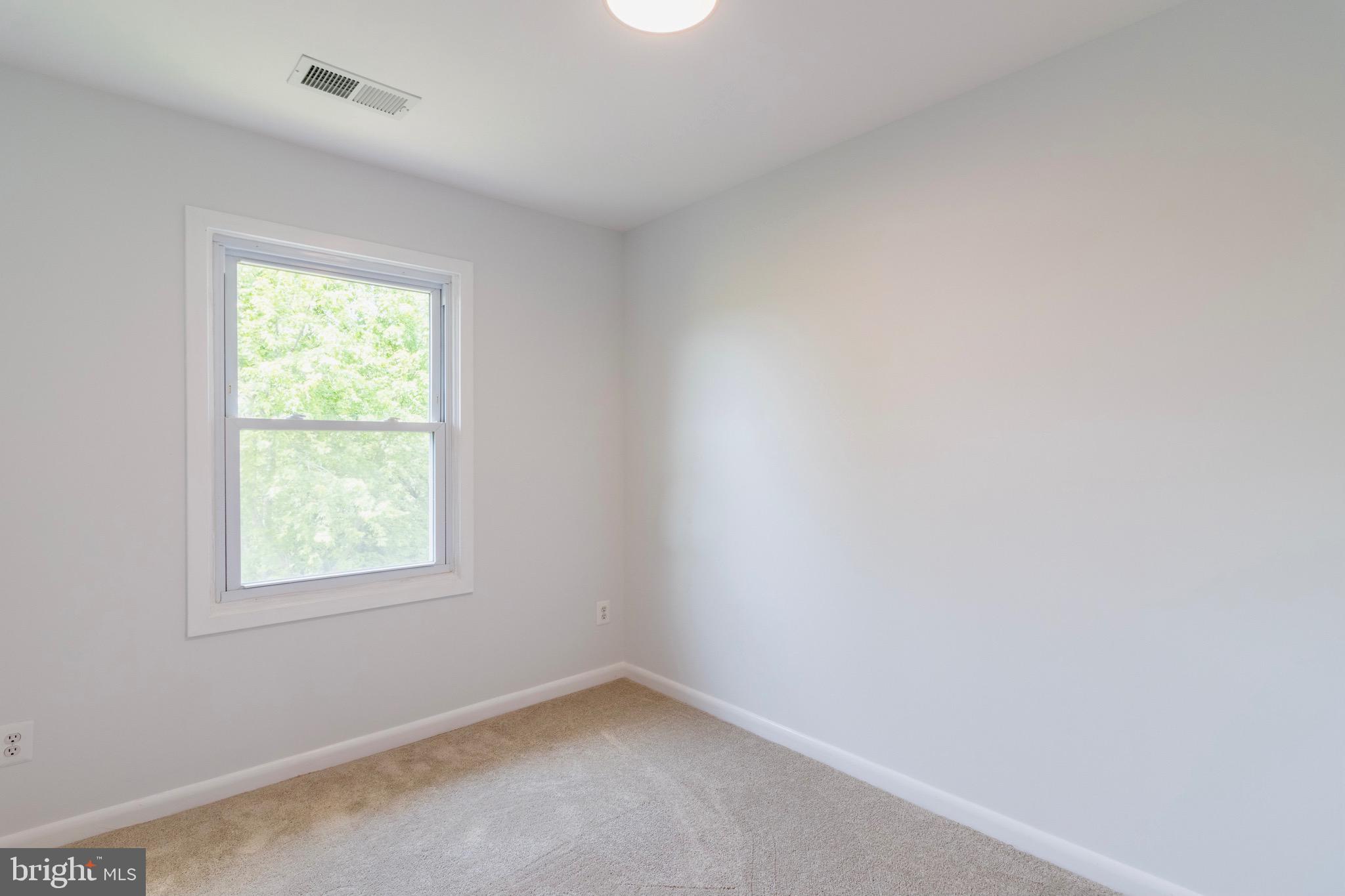 ROYAL VILLAGE - Residential