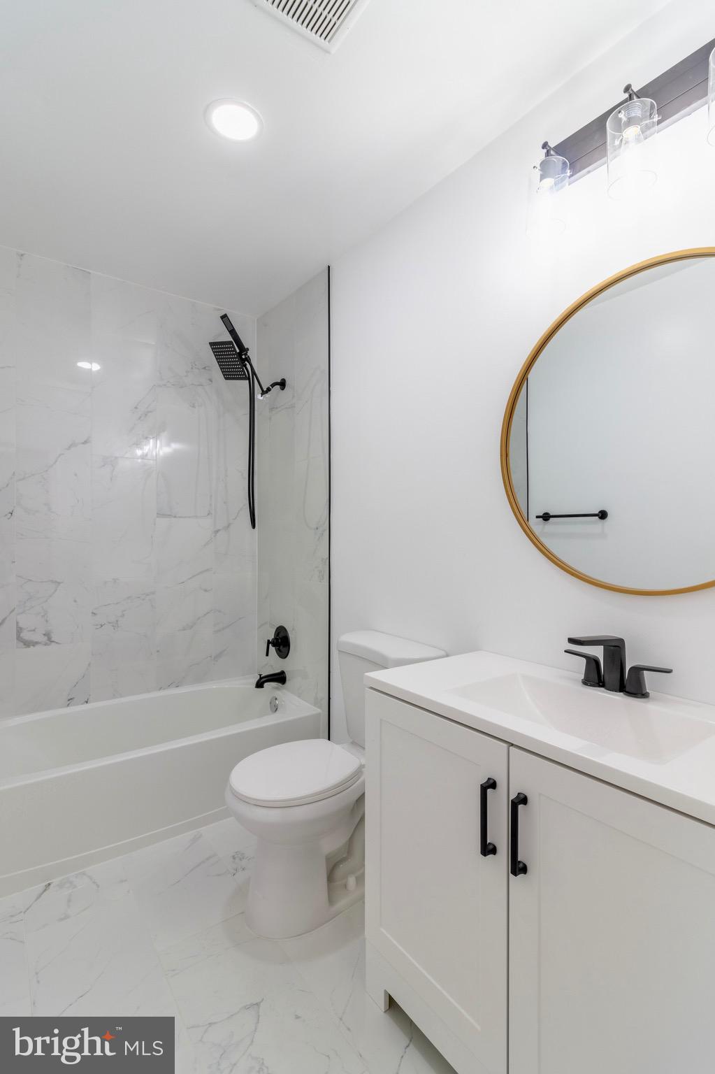 ROYAL VILLAGE - Residential