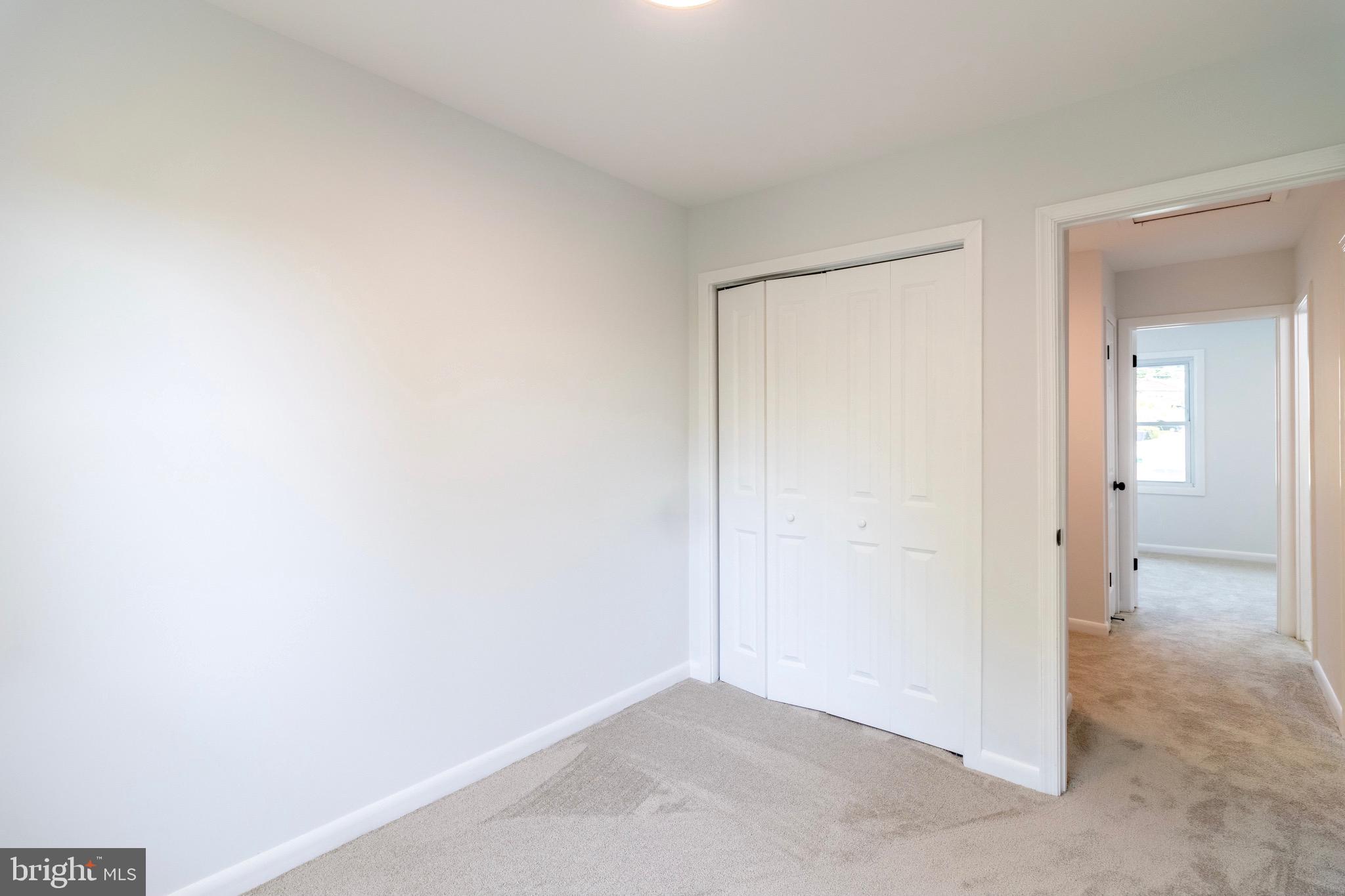 ROYAL VILLAGE - Residential