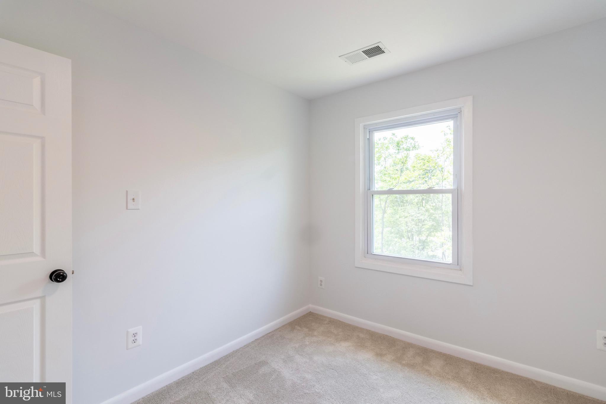 ROYAL VILLAGE - Residential