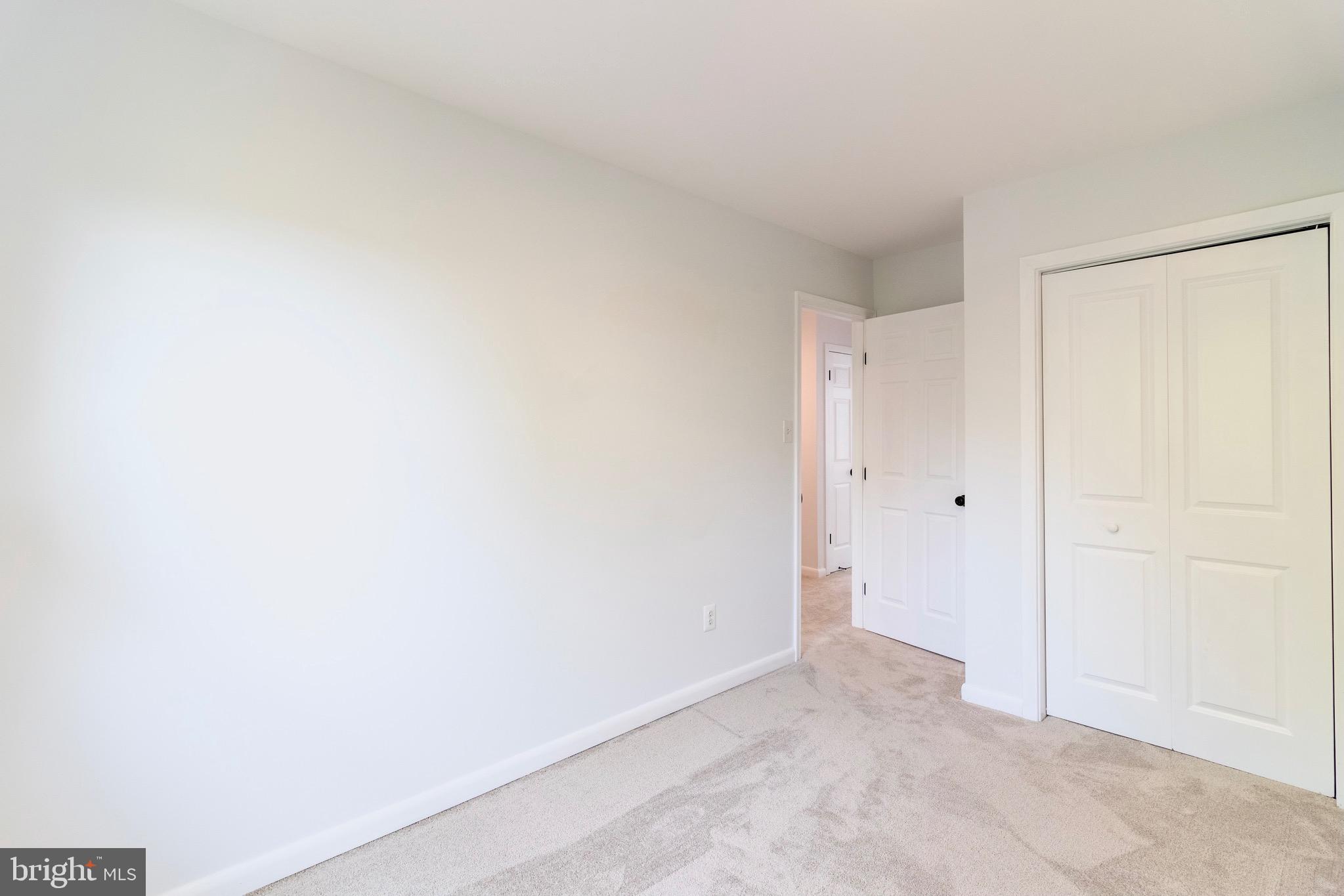 ROYAL VILLAGE - Residential