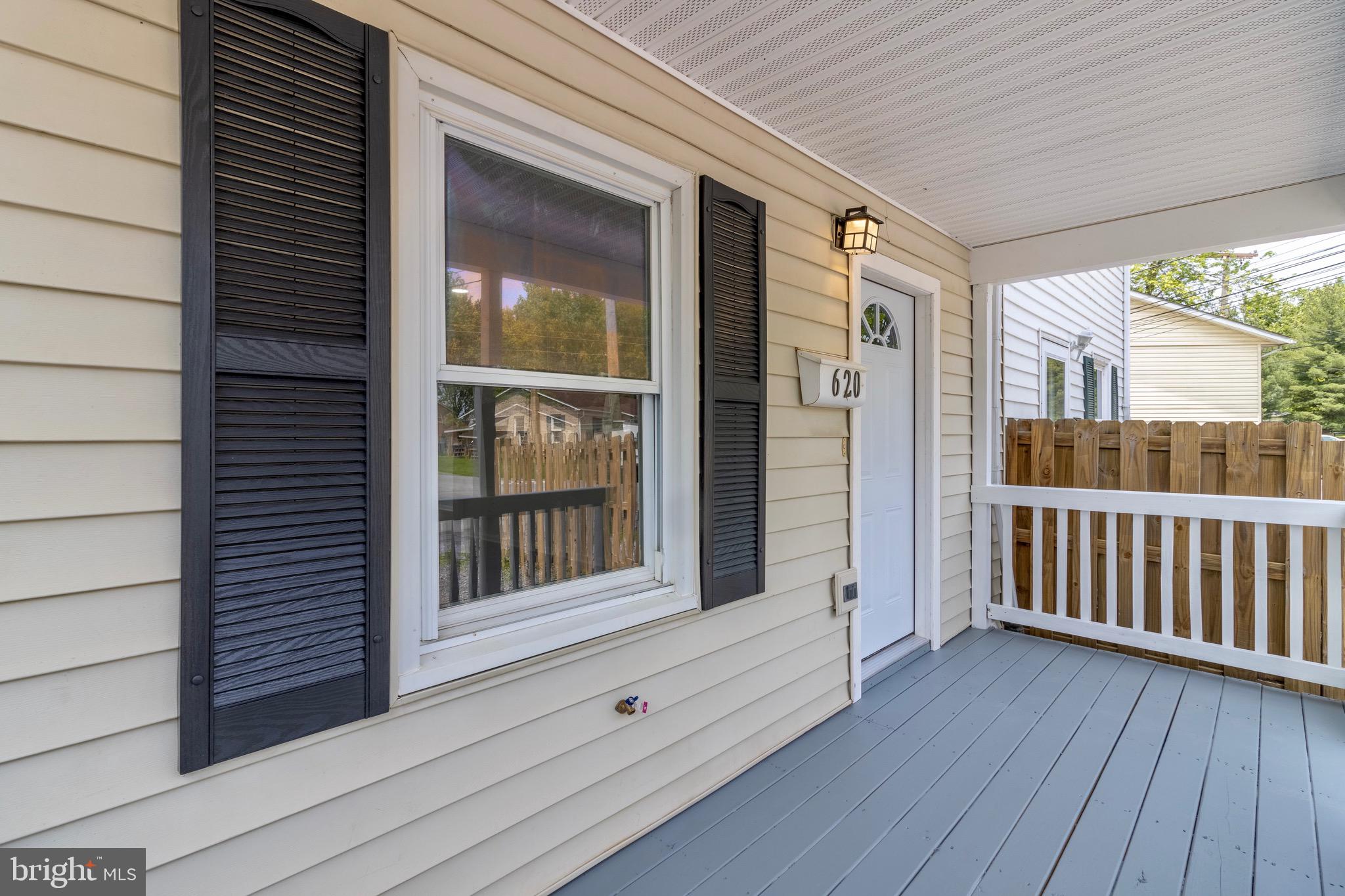 ROYAL VILLAGE - Residential