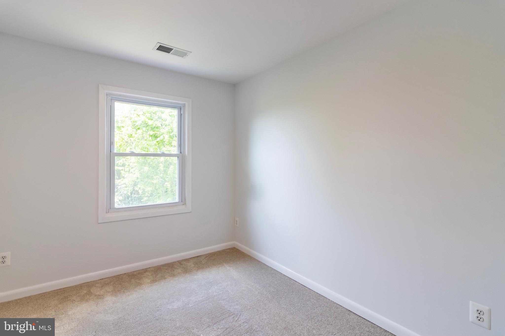 ROYAL VILLAGE - Residential