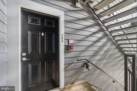 20311 Beechwood Terrace Unit 203, Ashburn, VA 20147 - #: VALO2101848