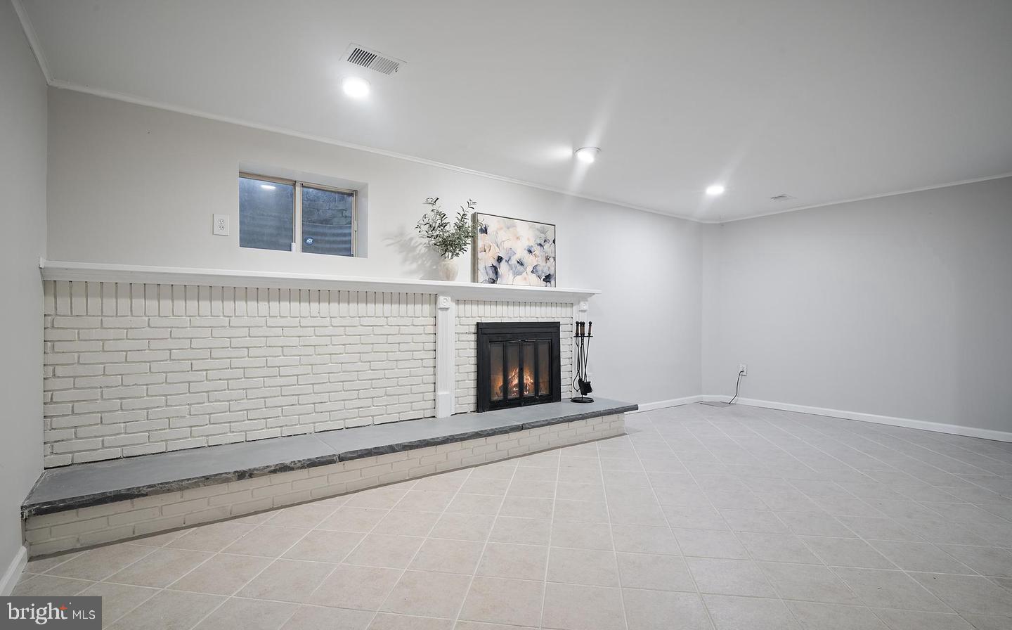 GREENTREE VILLAGE - Residential Lease