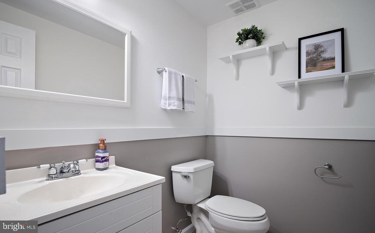 GREENTREE VILLAGE - Residential Lease