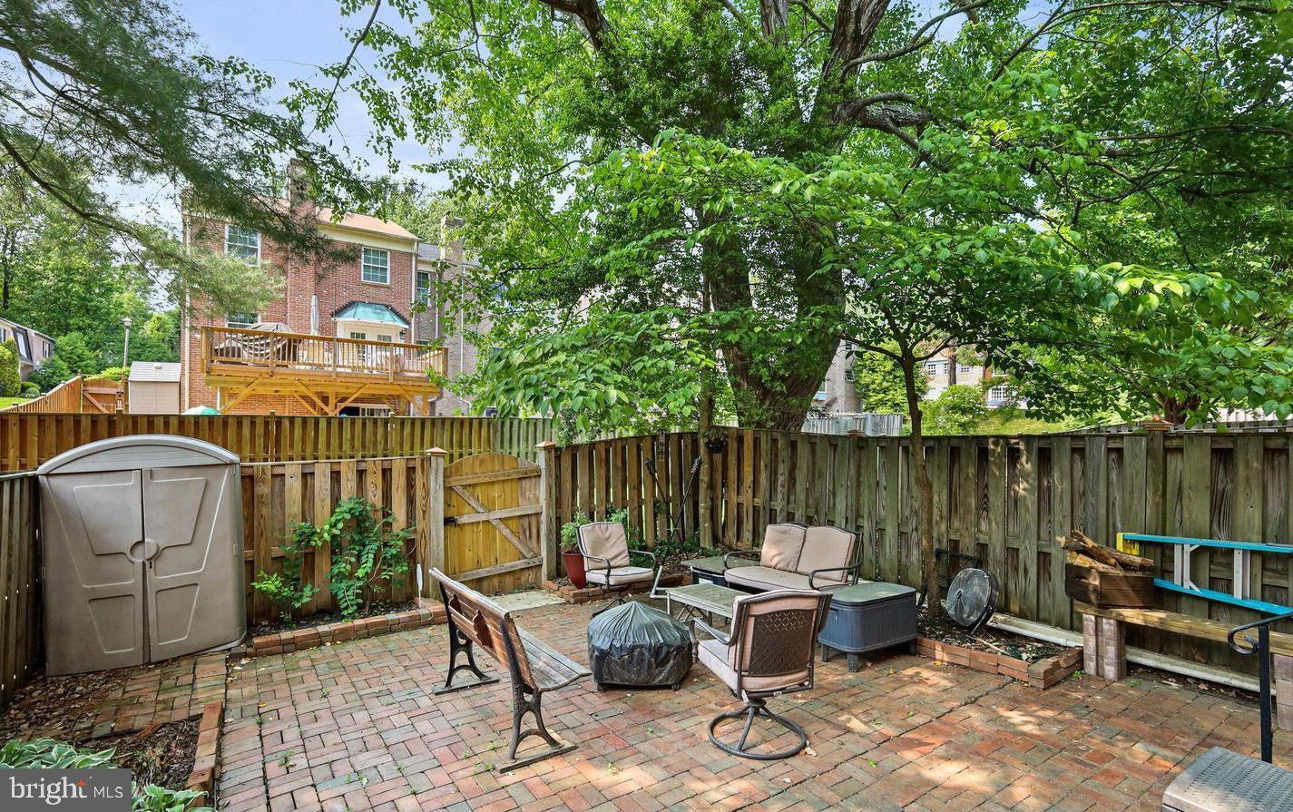 GREENTREE VILLAGE - Residential Lease