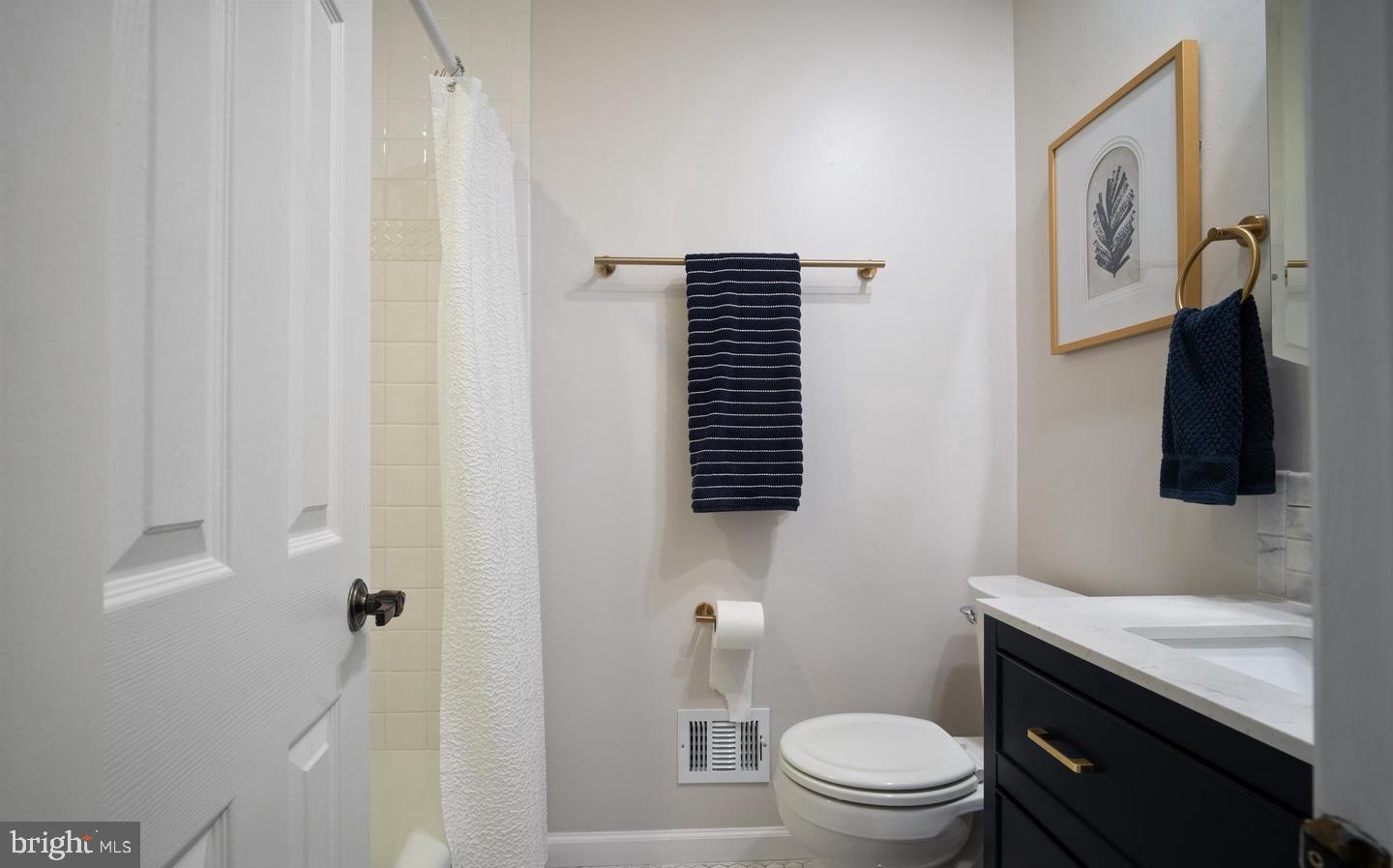 GREENTREE VILLAGE - Residential Lease