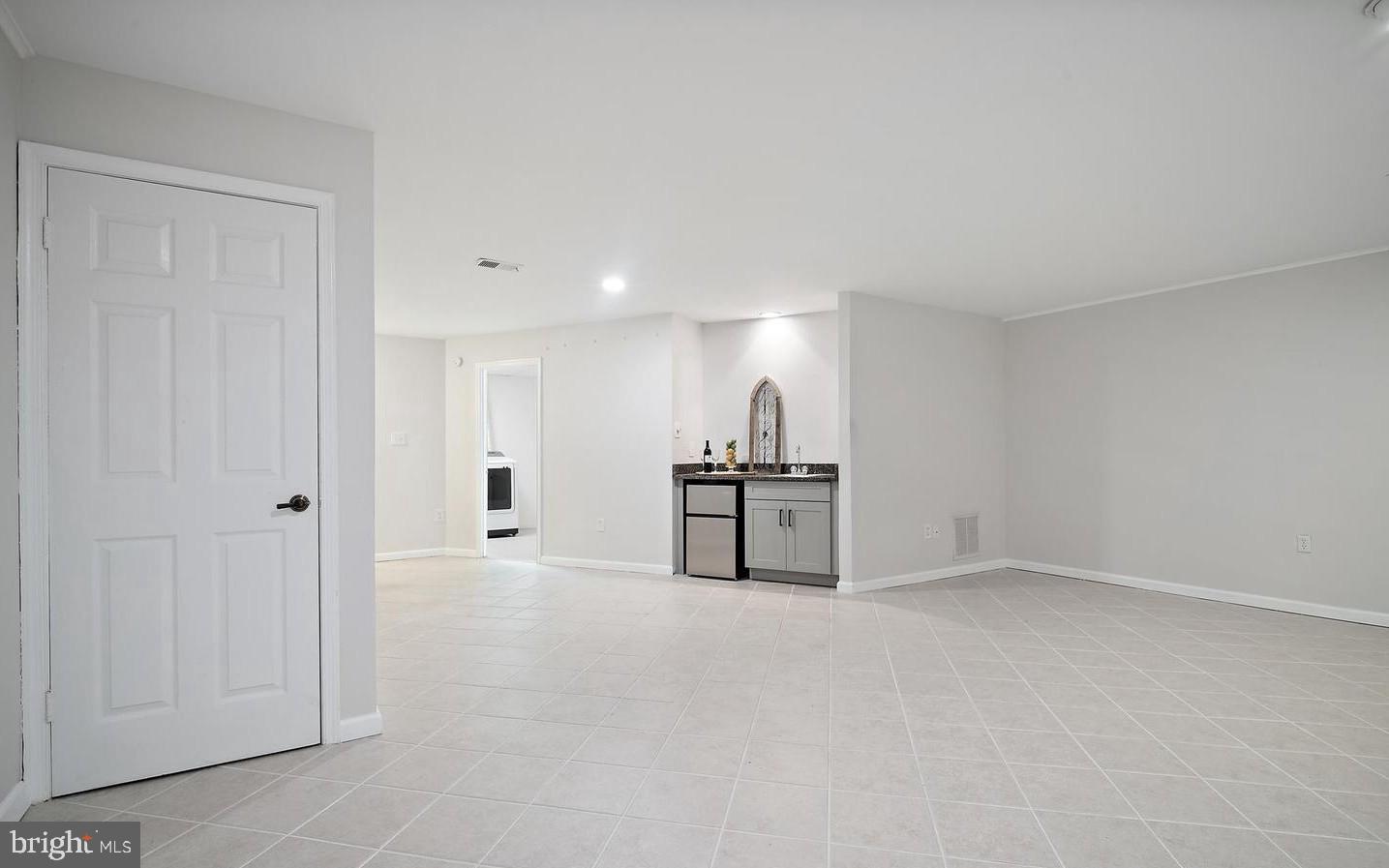 GREENTREE VILLAGE - Residential Lease