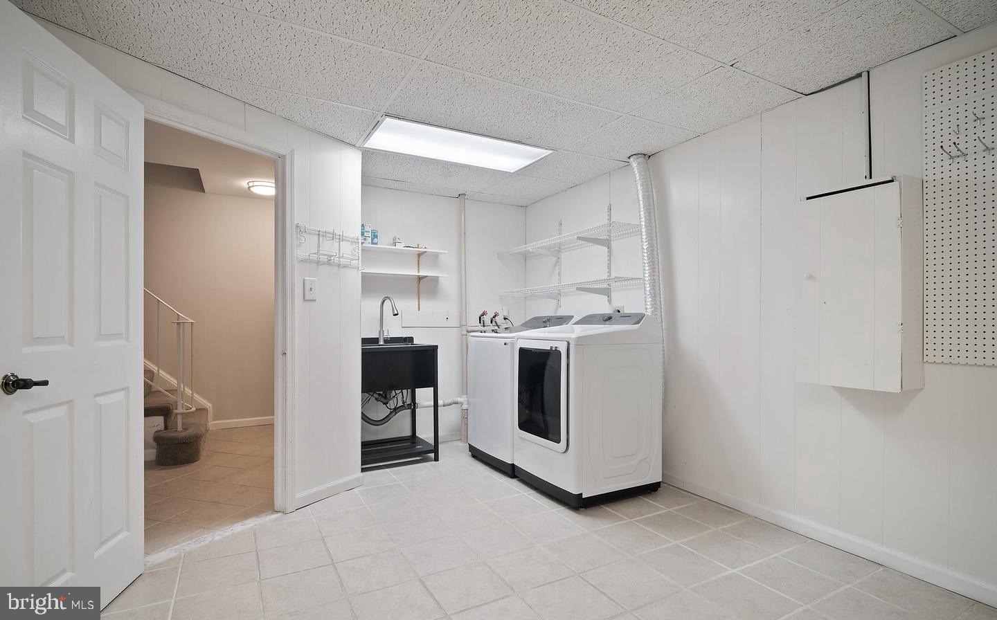 GREENTREE VILLAGE - Residential Lease