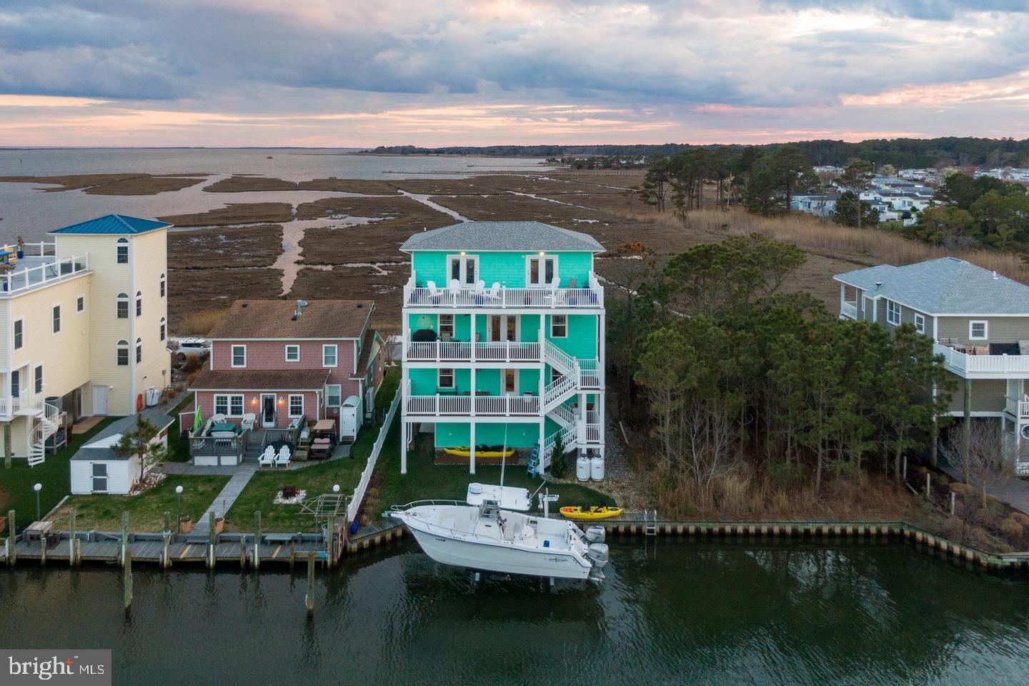 SNUG HARBOR - Residential