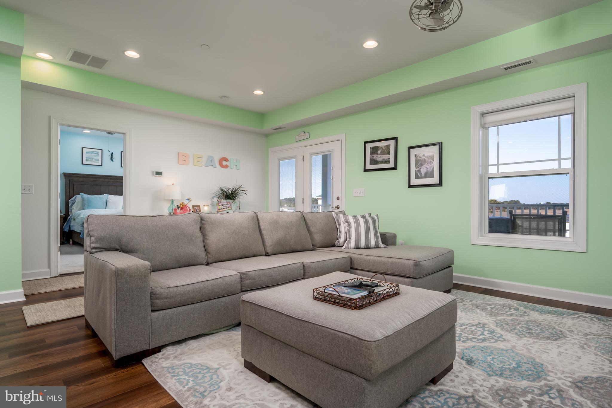 SNUG HARBOR - Residential