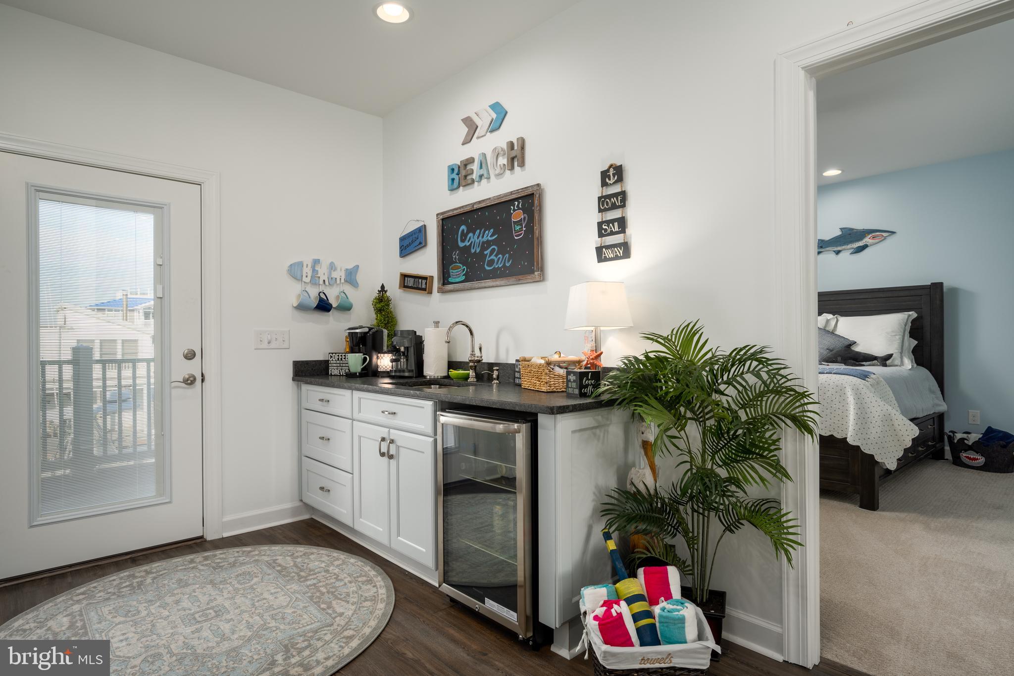 SNUG HARBOR - Residential