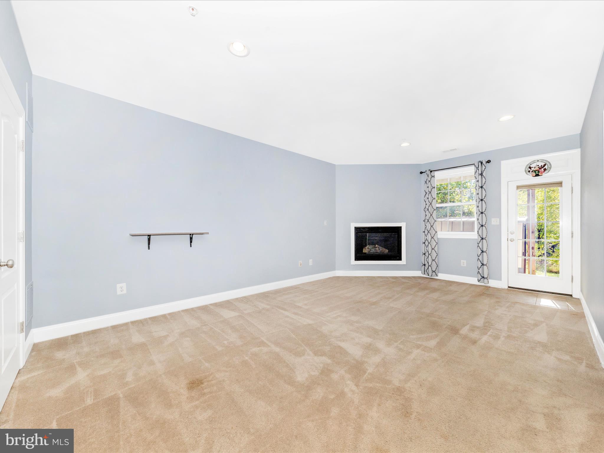 URBANA HIGHLANDS - Residential Lease