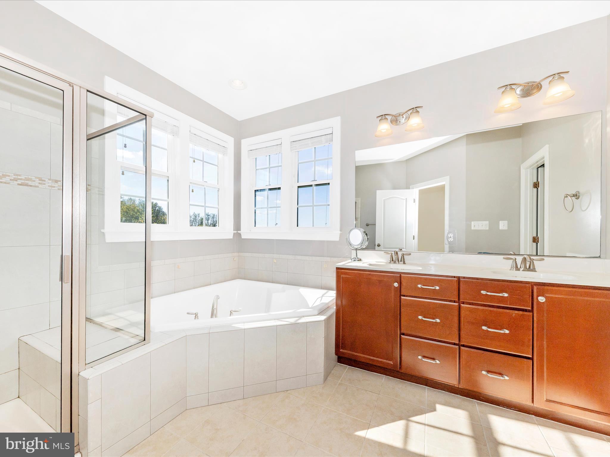 URBANA HIGHLANDS - Residential Lease