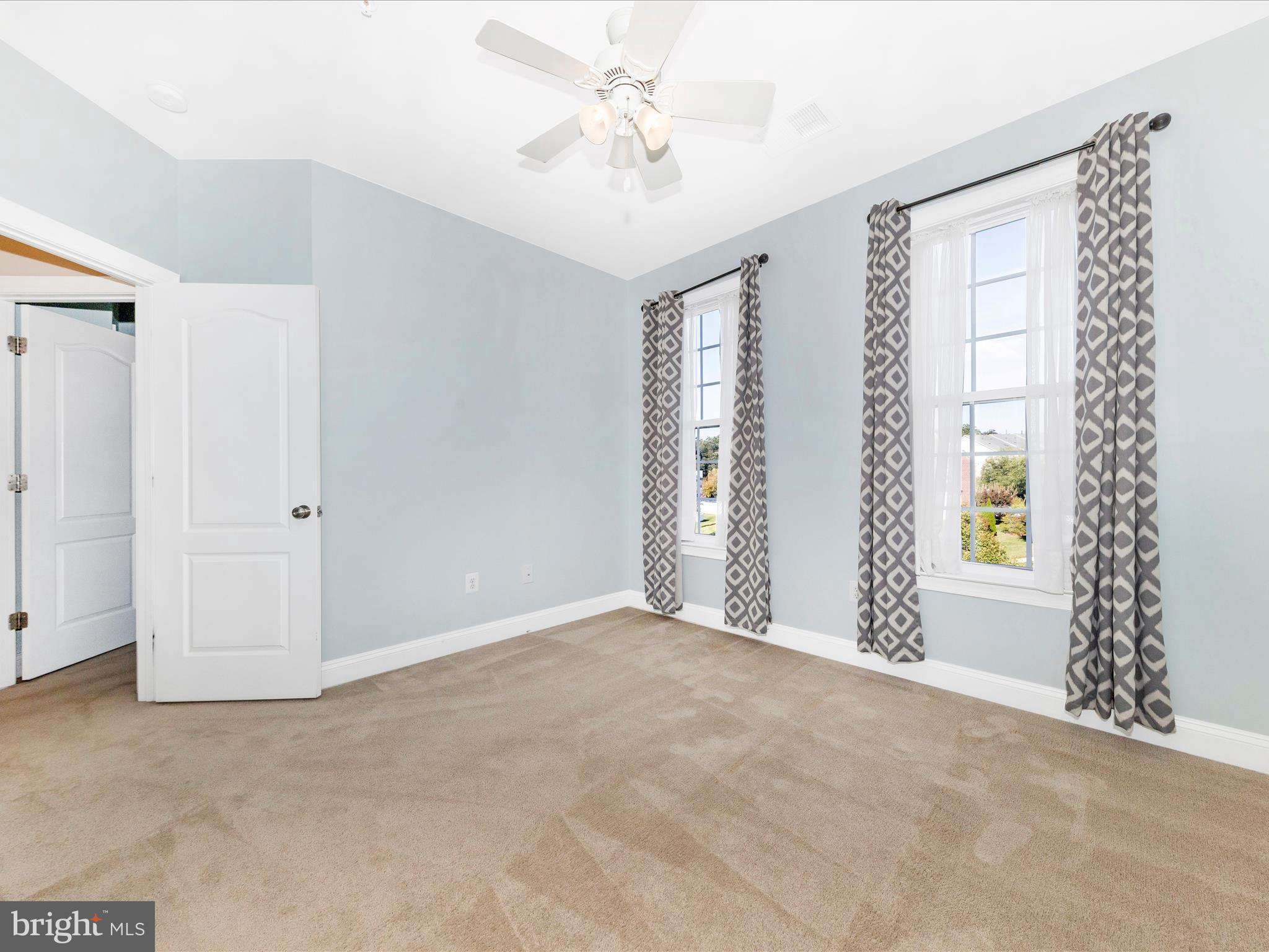 URBANA HIGHLANDS - Residential Lease