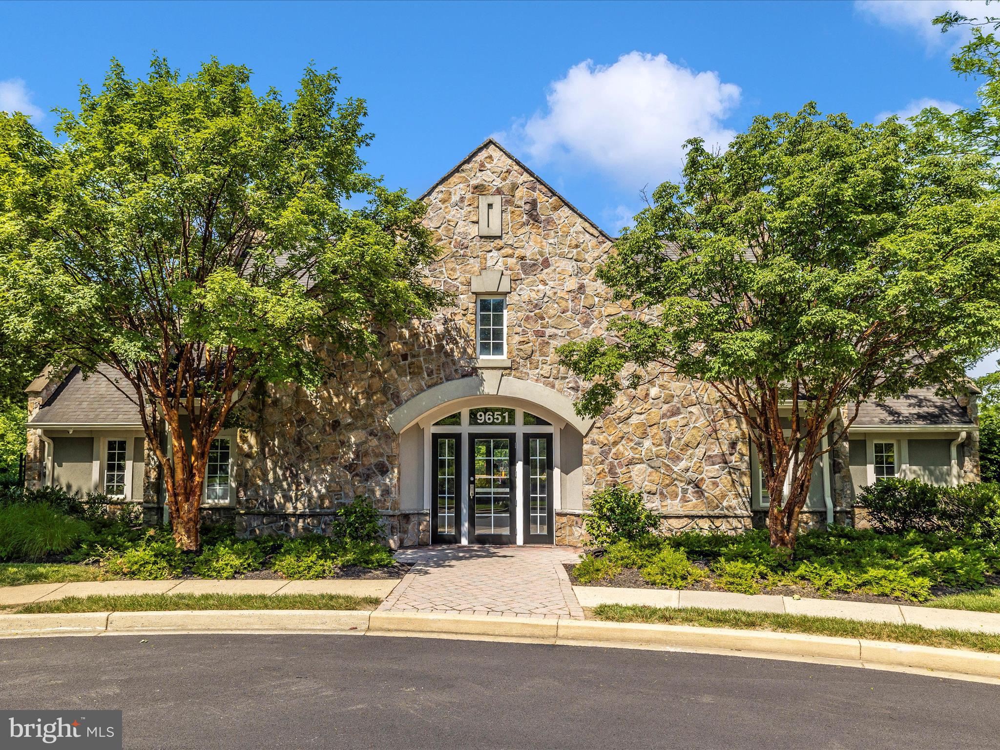 URBANA HIGHLANDS - Residential Lease