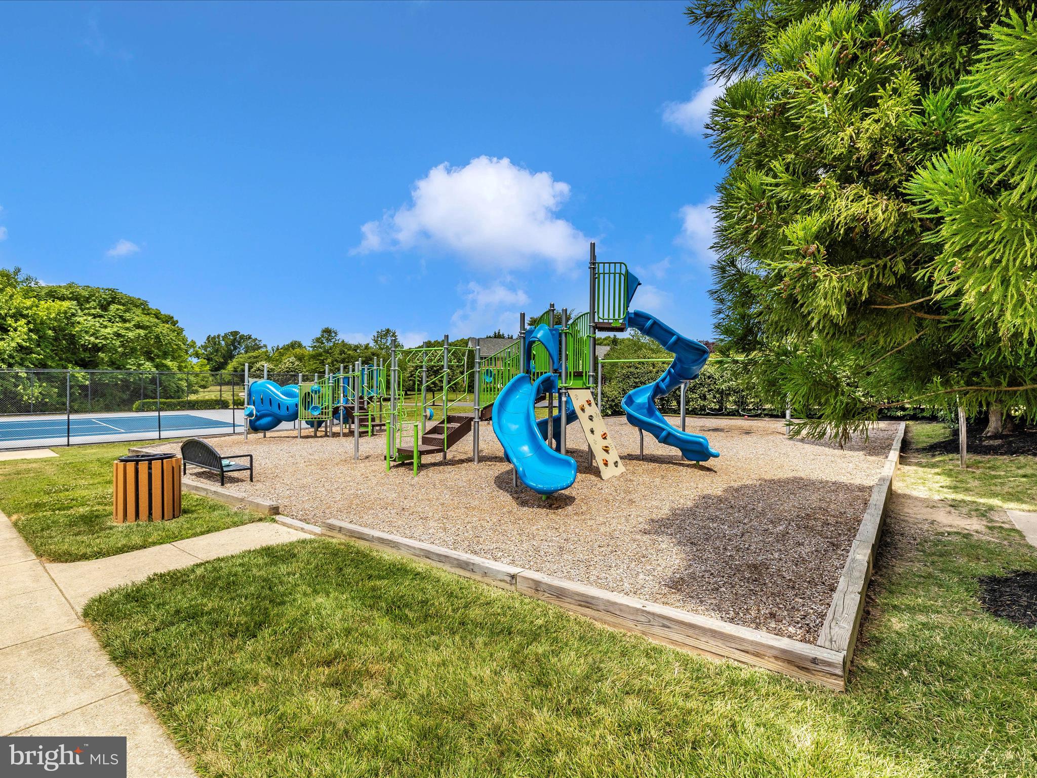 URBANA HIGHLANDS - Residential Lease