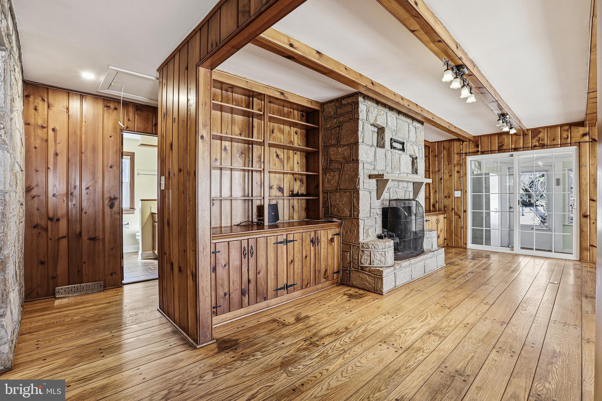 COLLEGE HEIGHTS - Residential