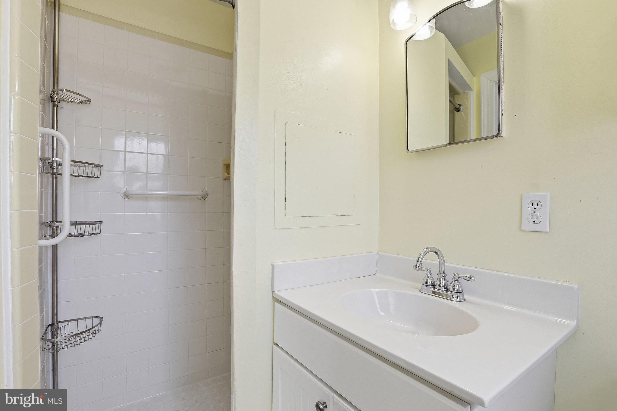 COLLEGE HEIGHTS - Residential