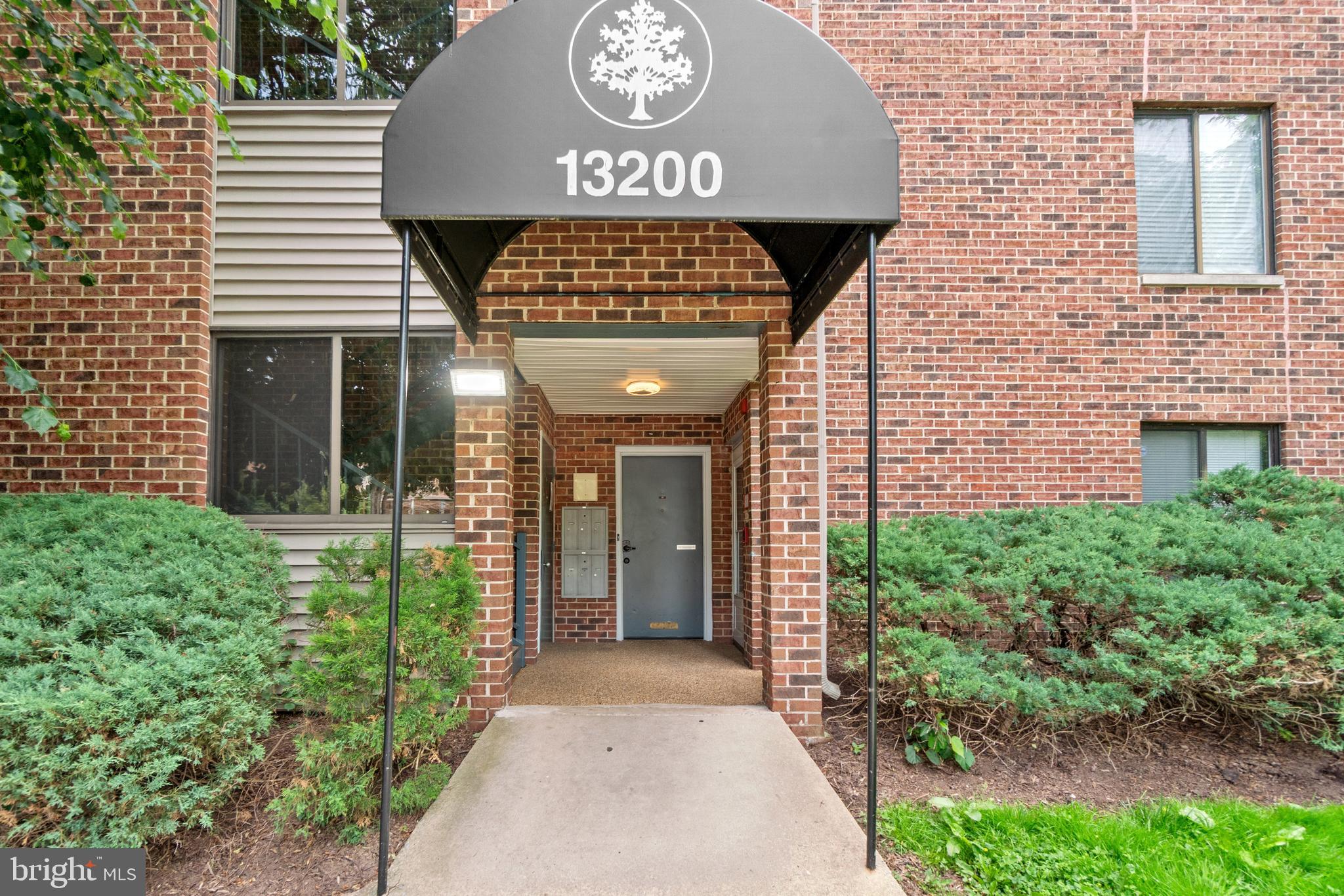 13200 CHALET PLACE 10-102