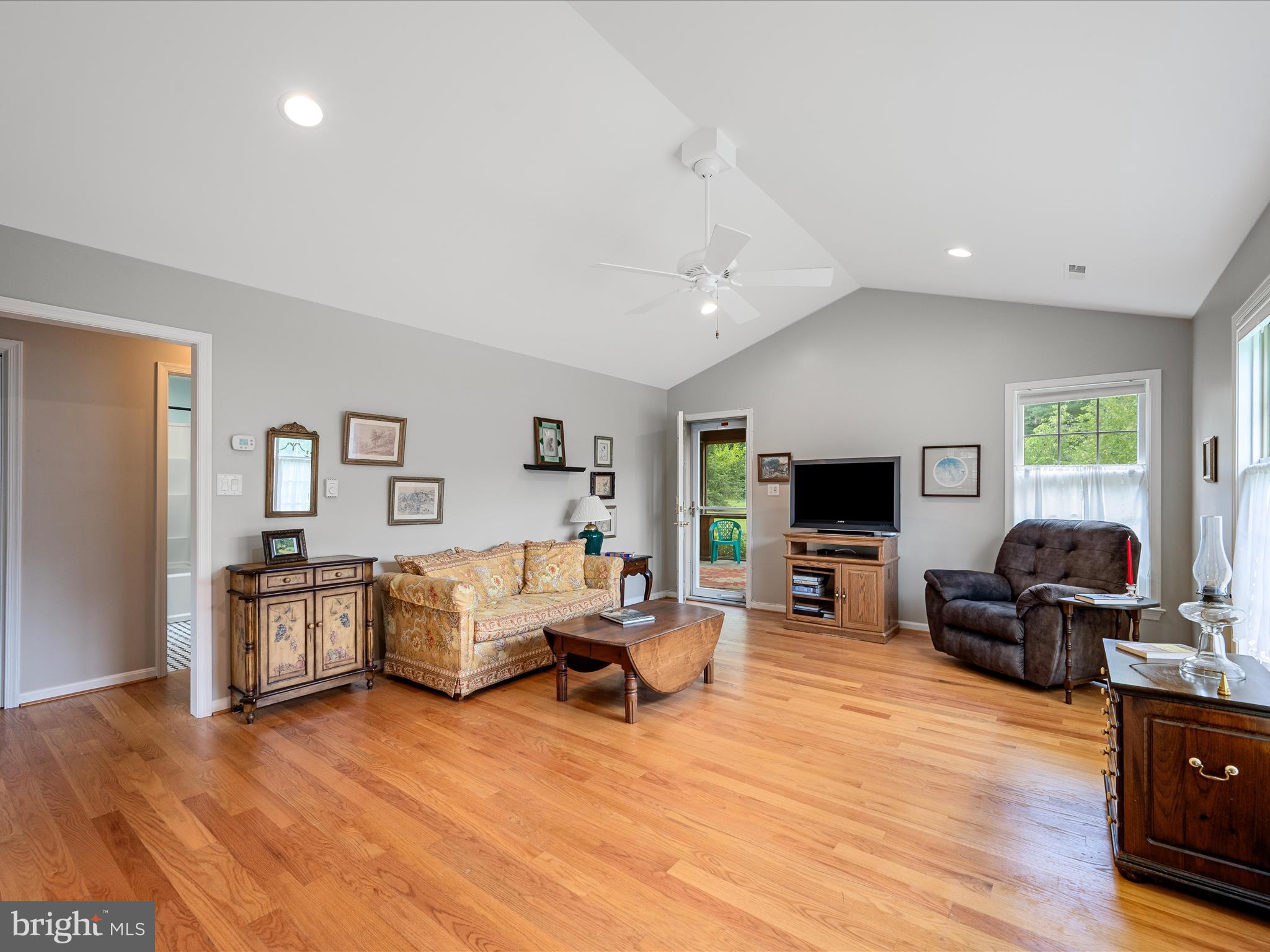 SPRING VALLEY - Residential