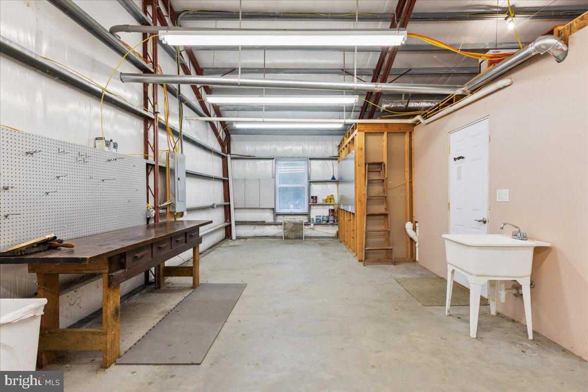 LAND OF LURAY - Residential