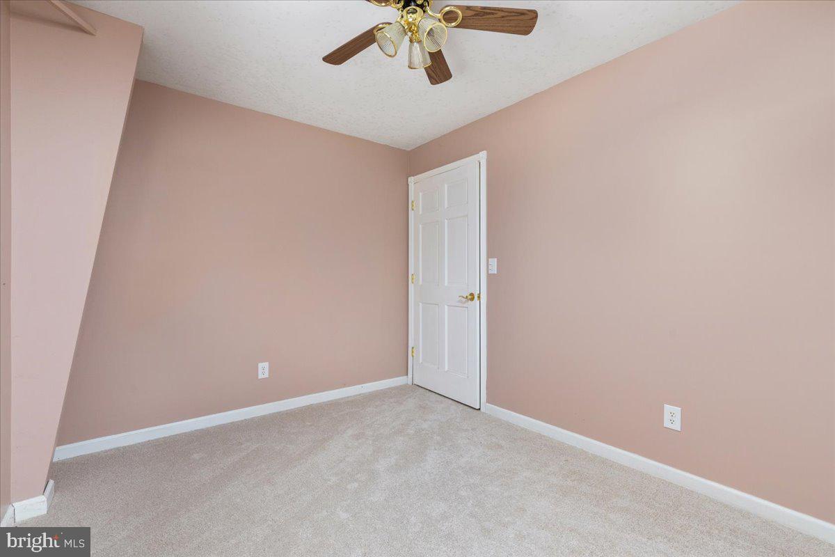 LAND OF LURAY - Residential