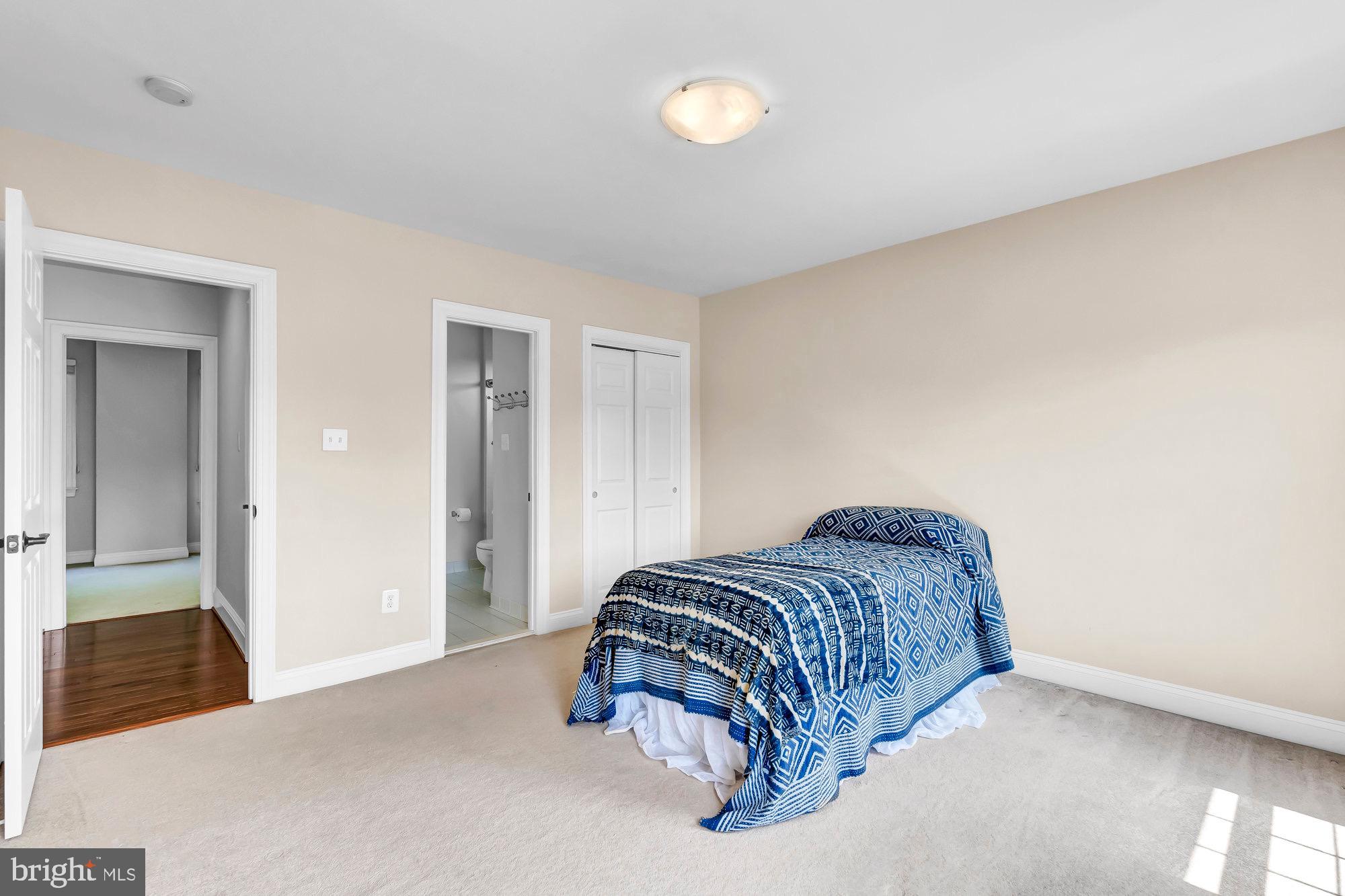 RIDGES OF ALEXANDRIA - Residential