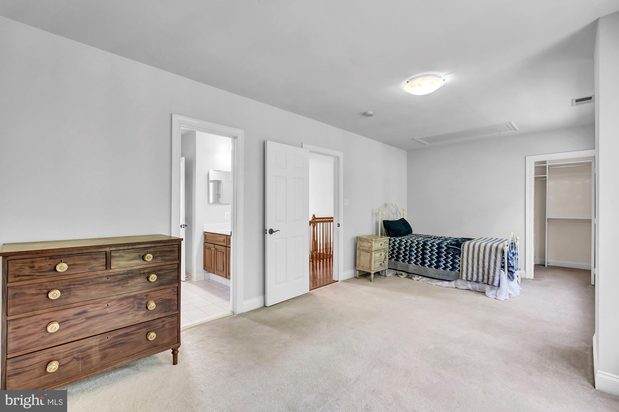 RIDGES OF ALEXANDRIA - Residential