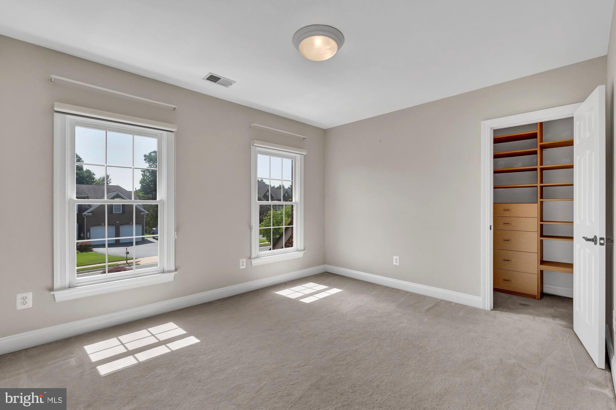 RIDGES OF ALEXANDRIA - Residential