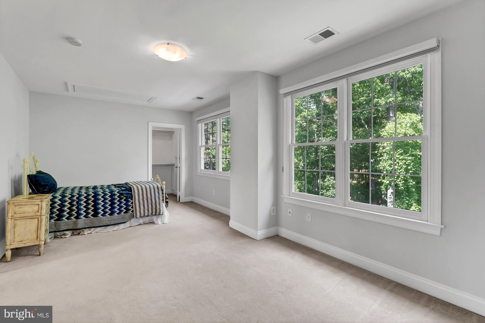 RIDGES OF ALEXANDRIA - Residential