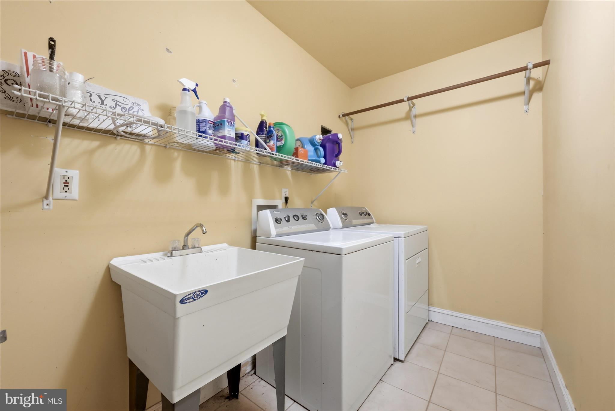 RITTERS HIDDEN VALLEY ESTATES - Residential