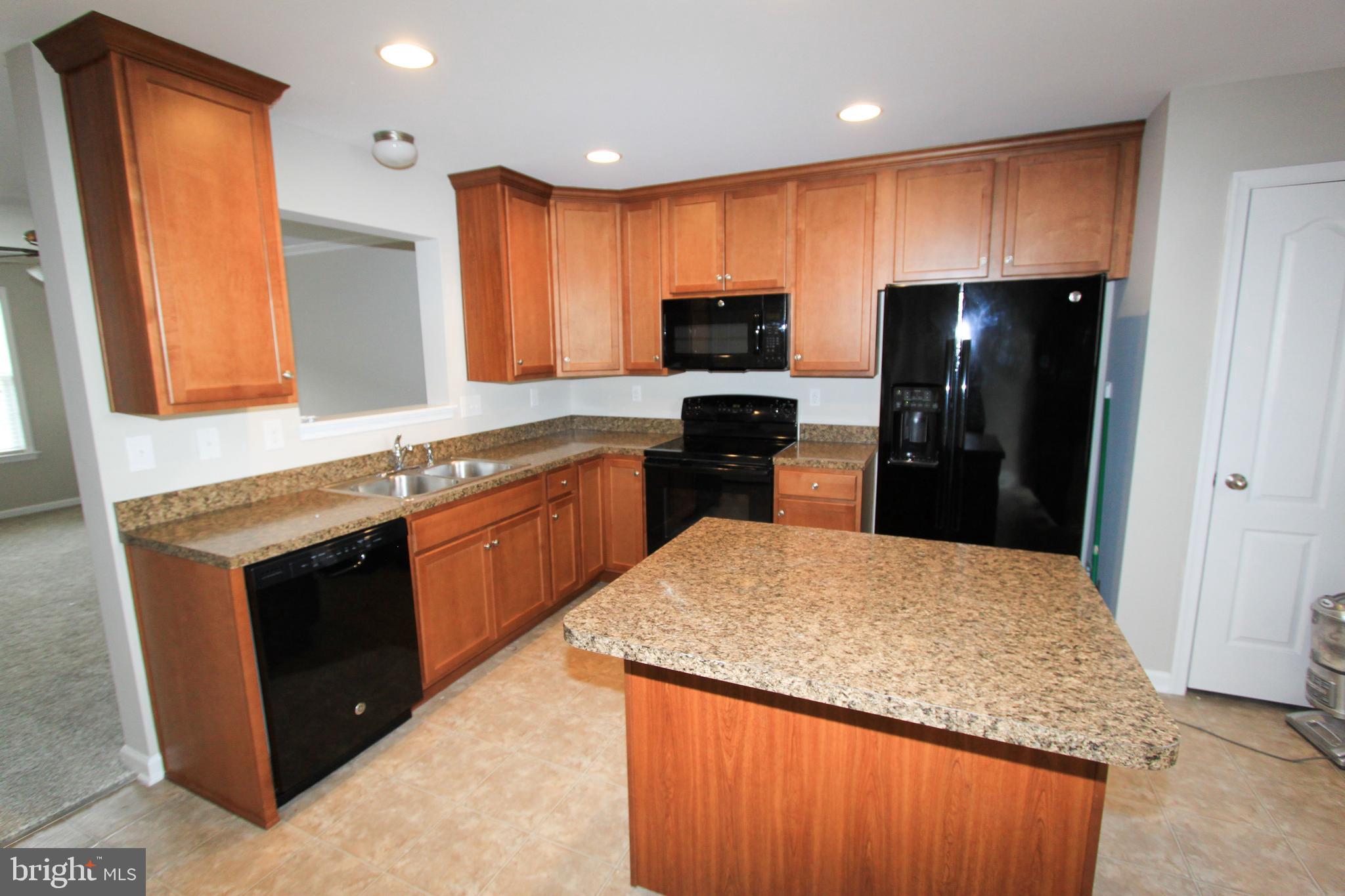 LAKELAND PLACE - Residential Lease