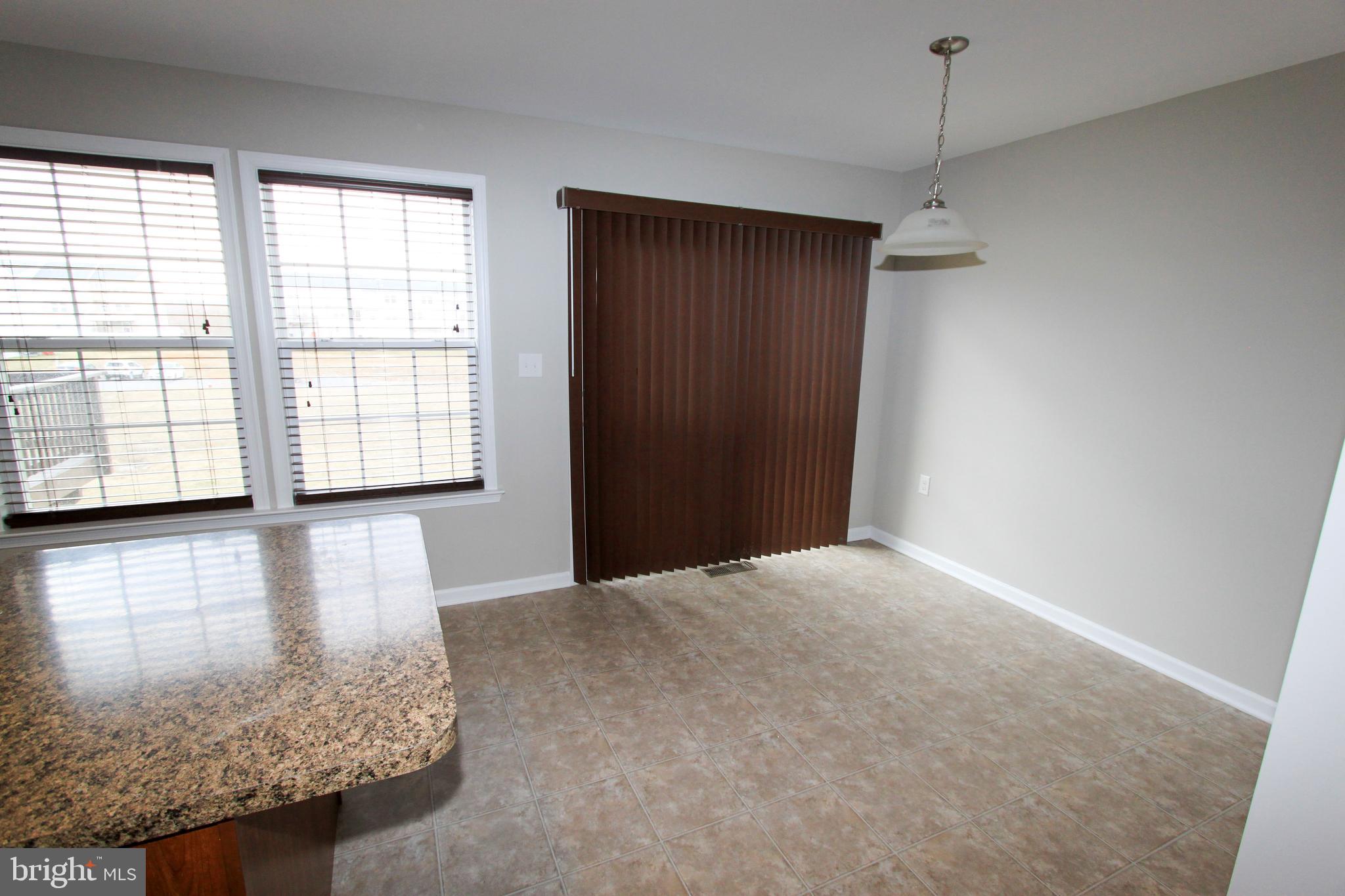 LAKELAND PLACE - Residential Lease