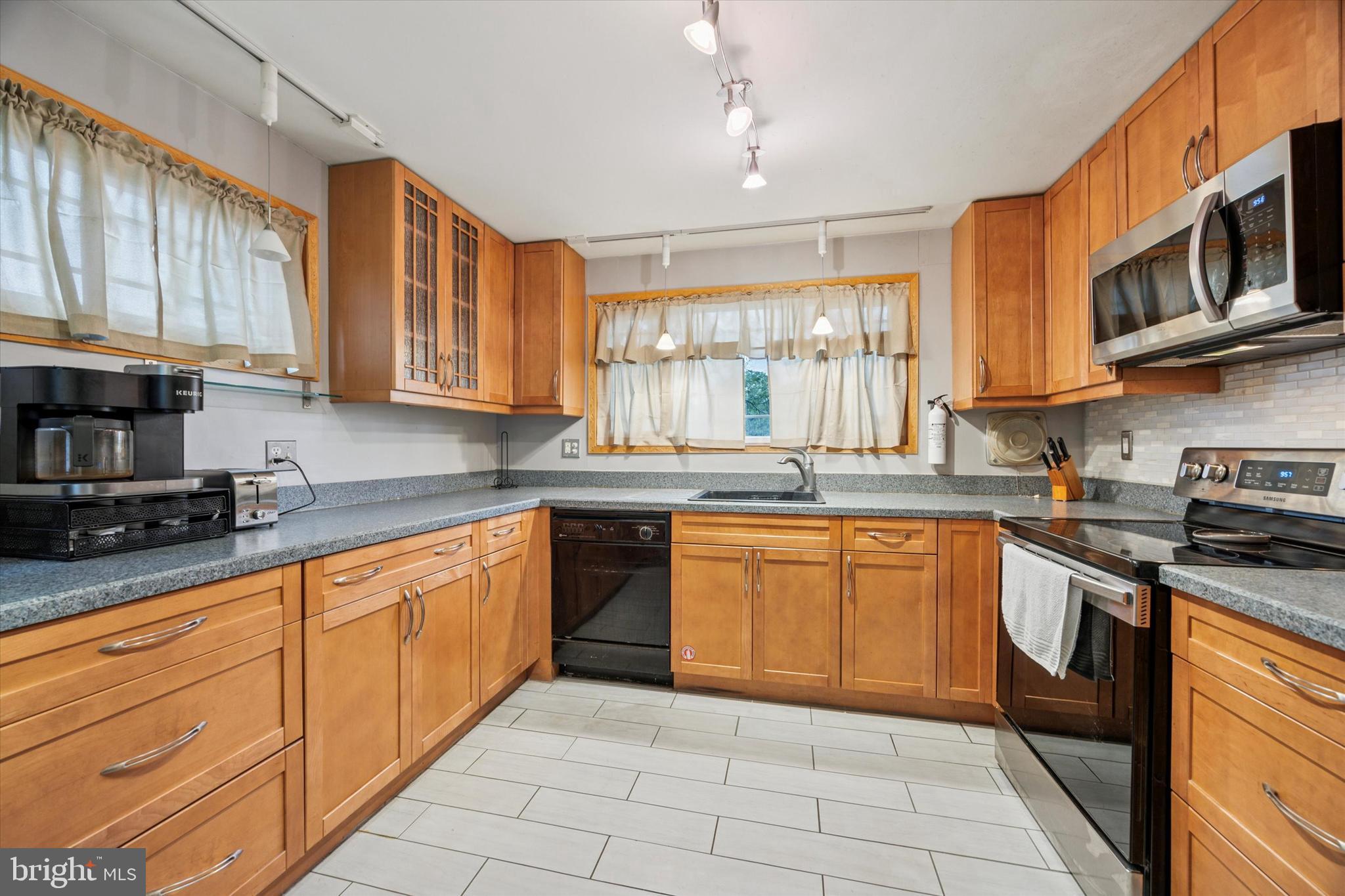 RAVENWOOD - Residential