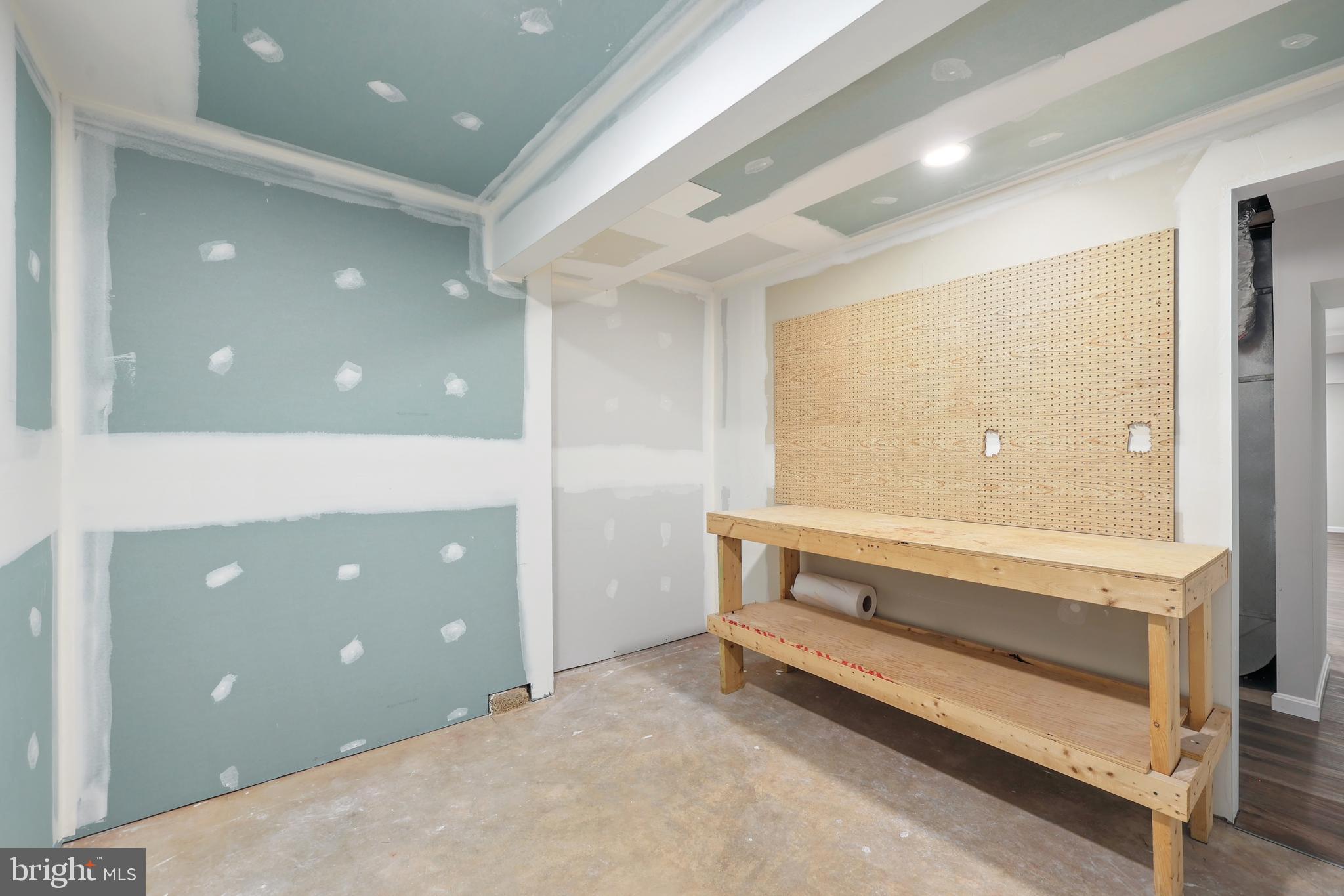 MARIAN WOODS - Residential