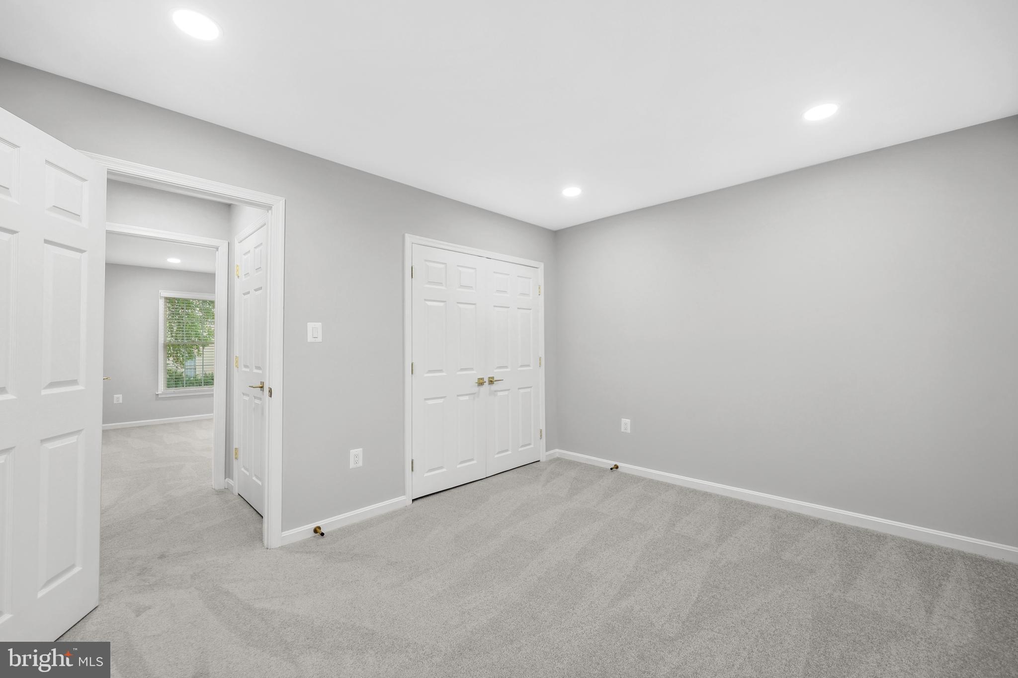 MARIAN WOODS - Residential