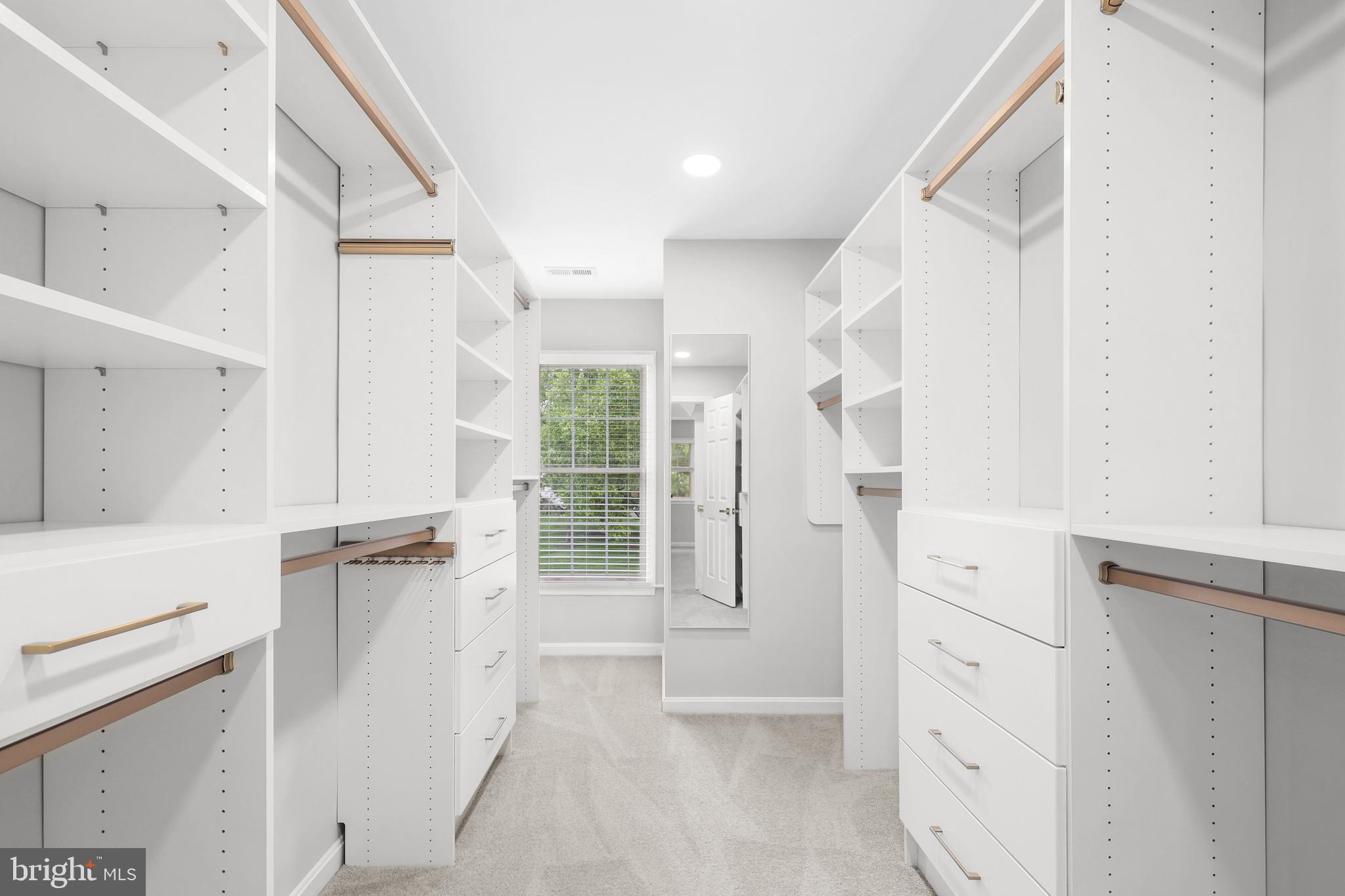 MARIAN WOODS - Residential