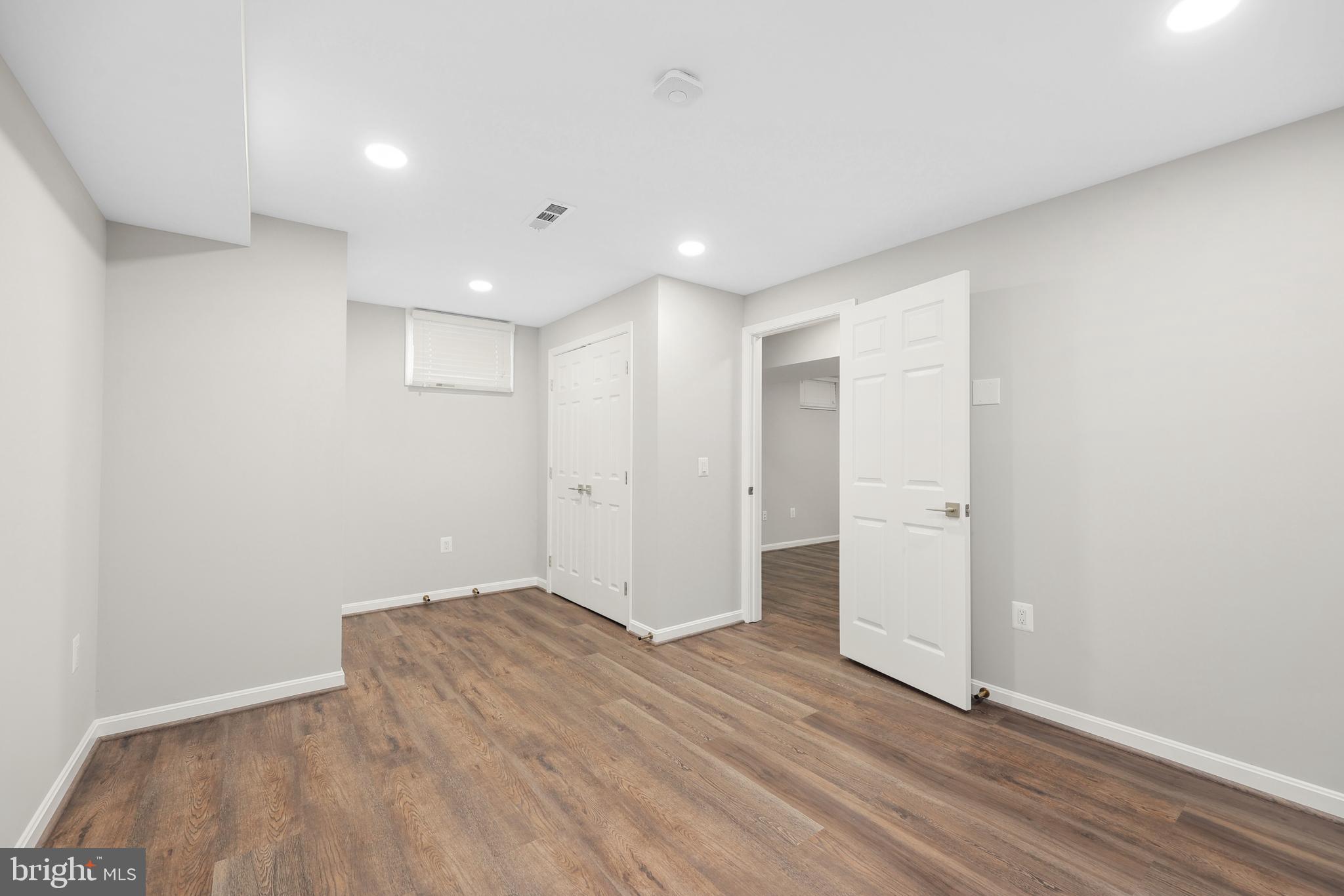 MARIAN WOODS - Residential