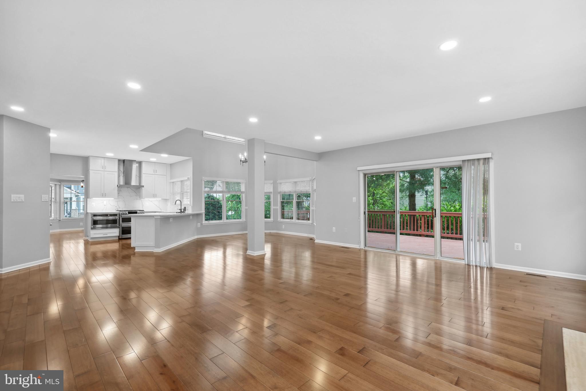 MARIAN WOODS - Residential