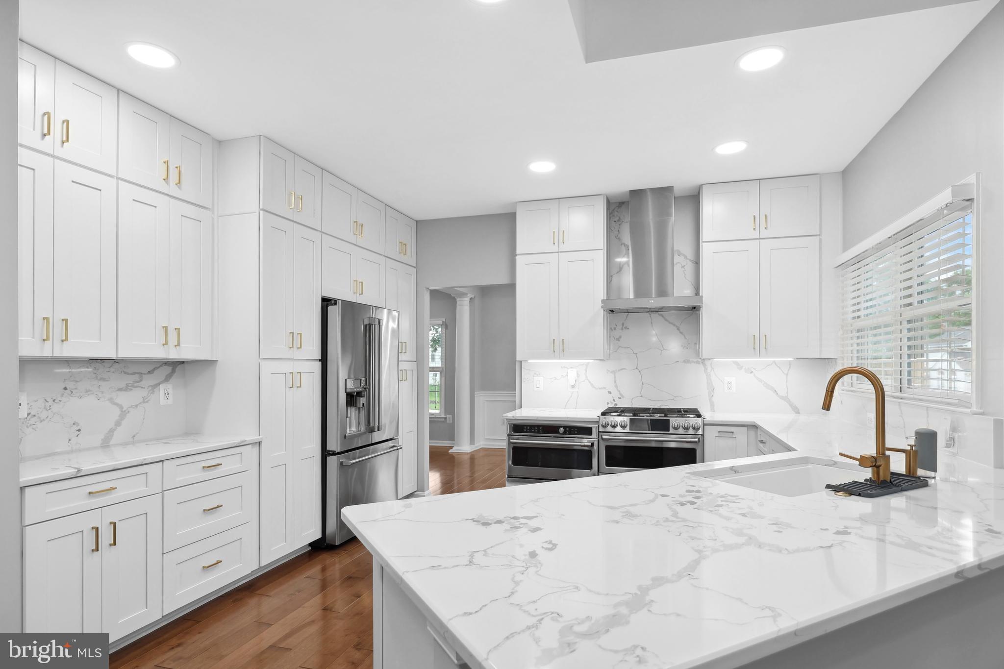 MARIAN WOODS - Residential