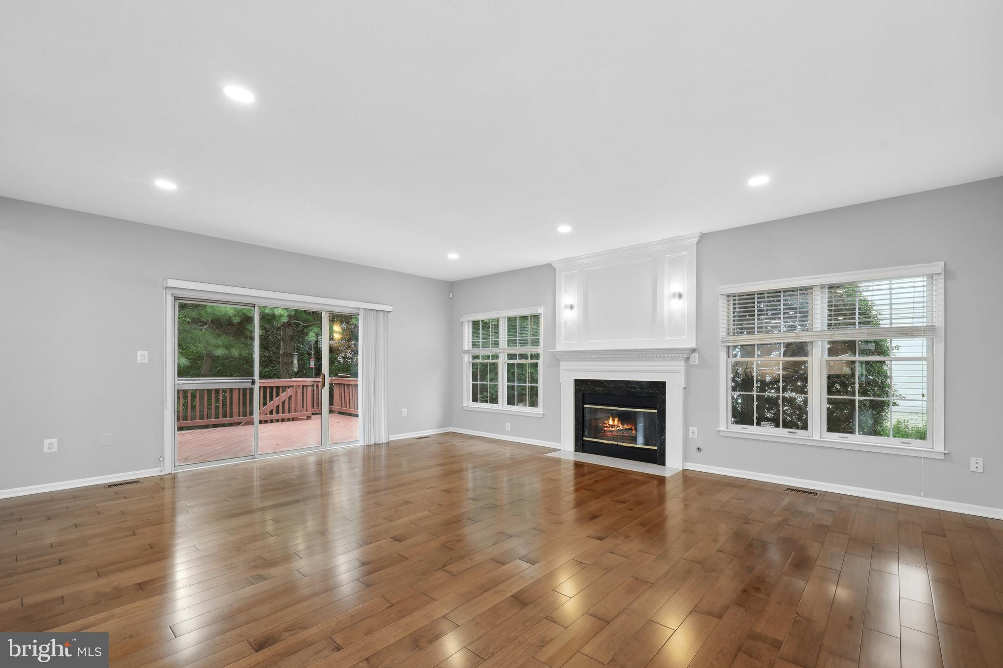 MARIAN WOODS - Residential