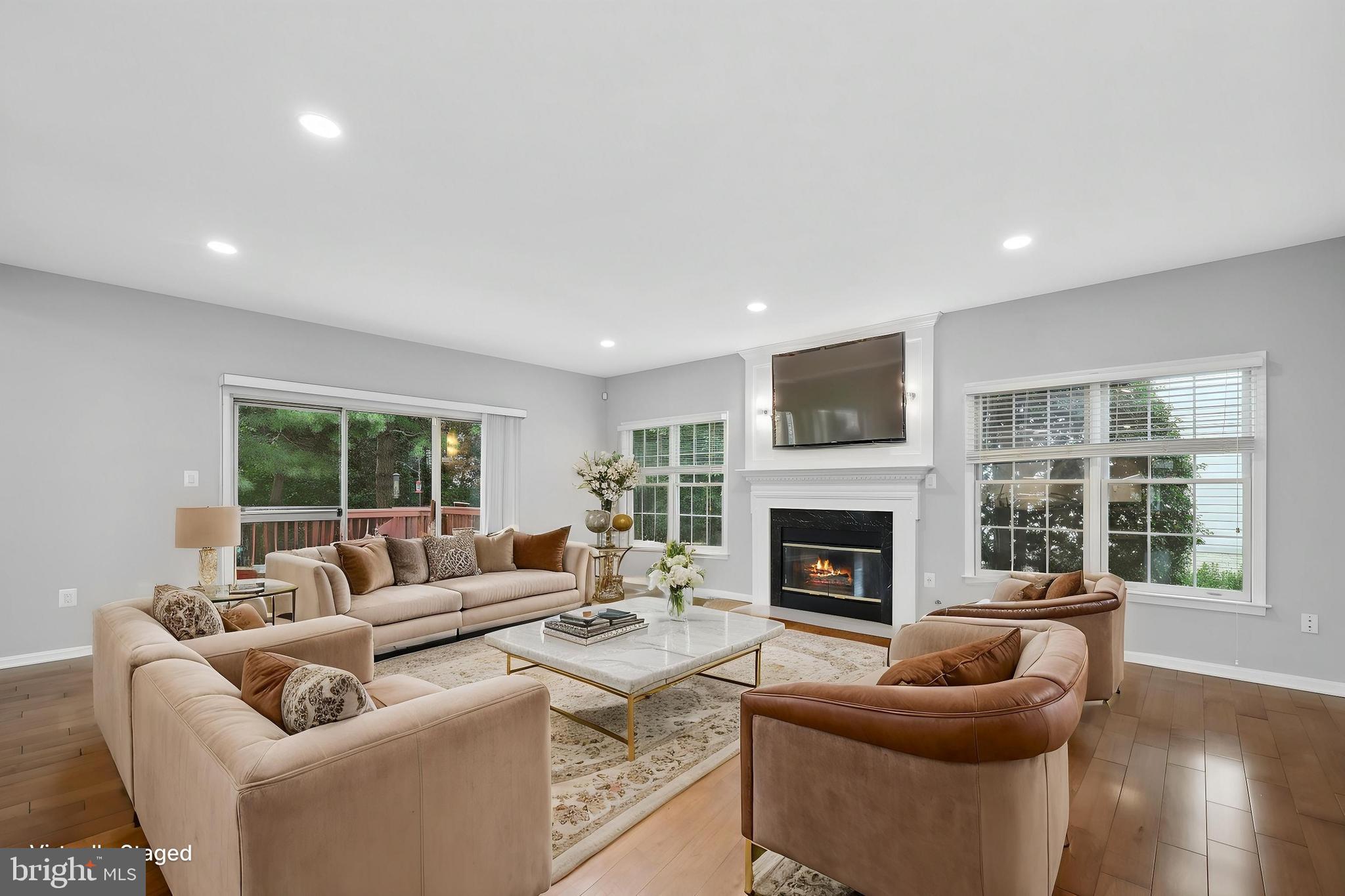 MARIAN WOODS - Residential