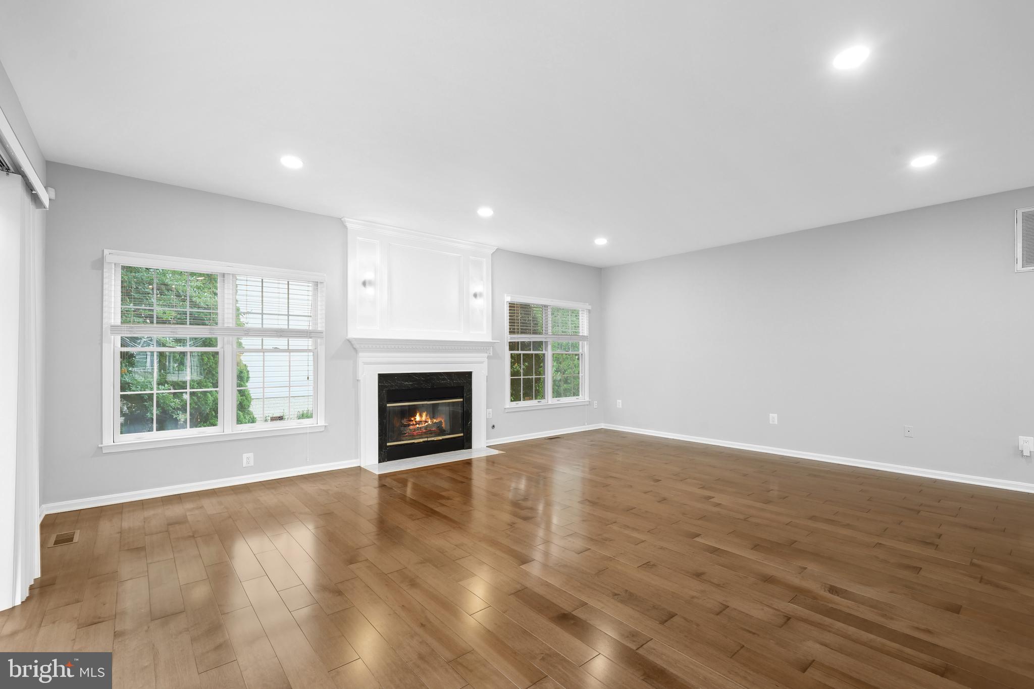 MARIAN WOODS - Residential