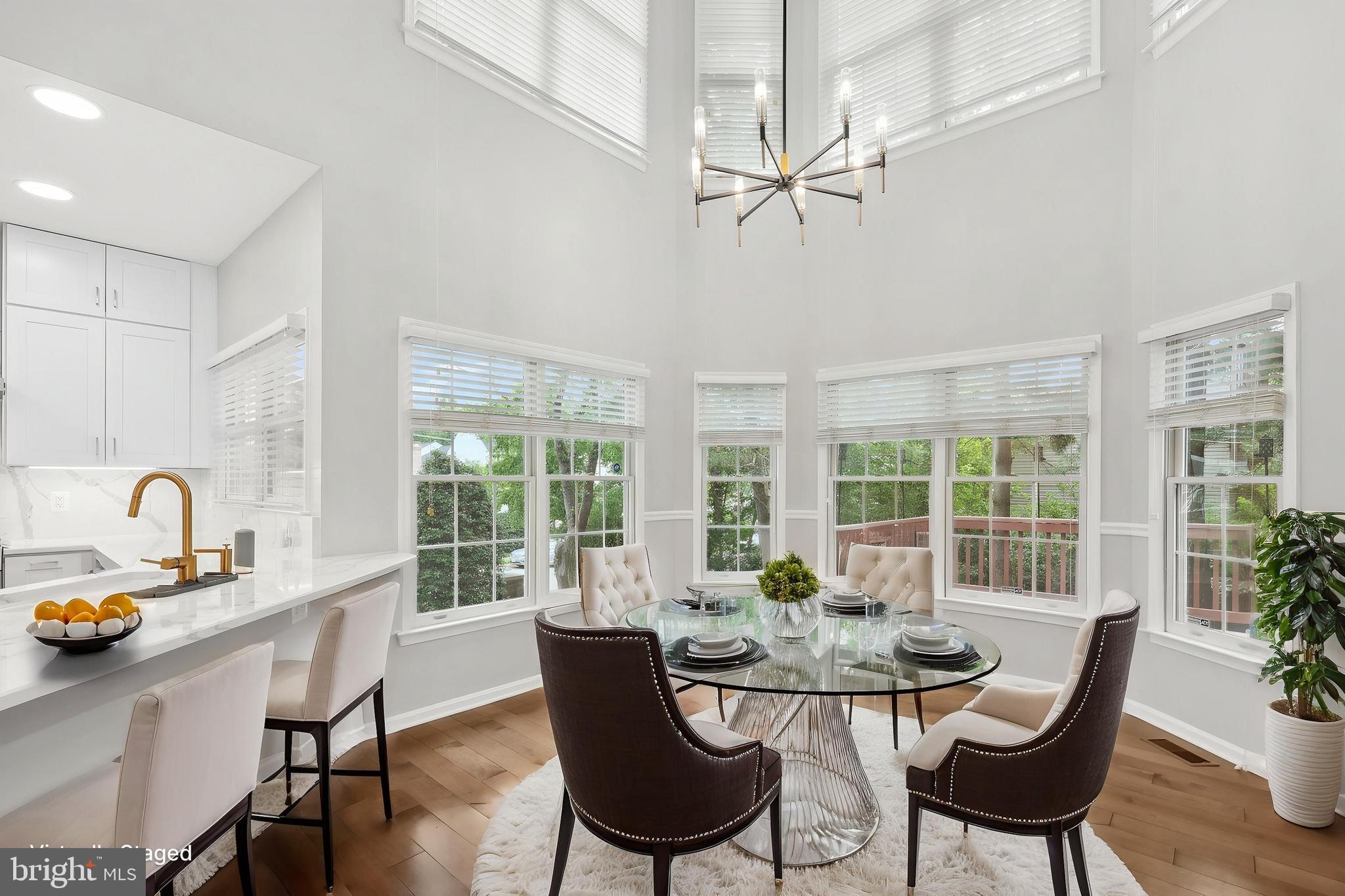 MARIAN WOODS - Residential