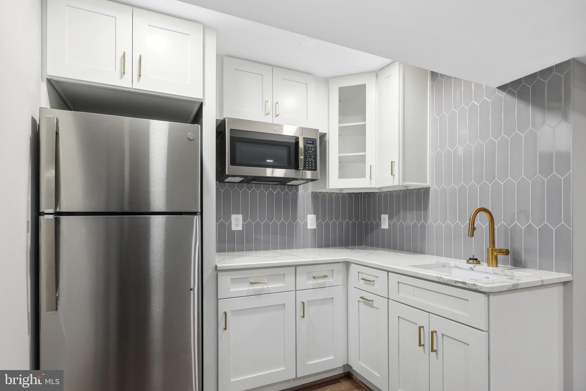 MARIAN WOODS - Residential