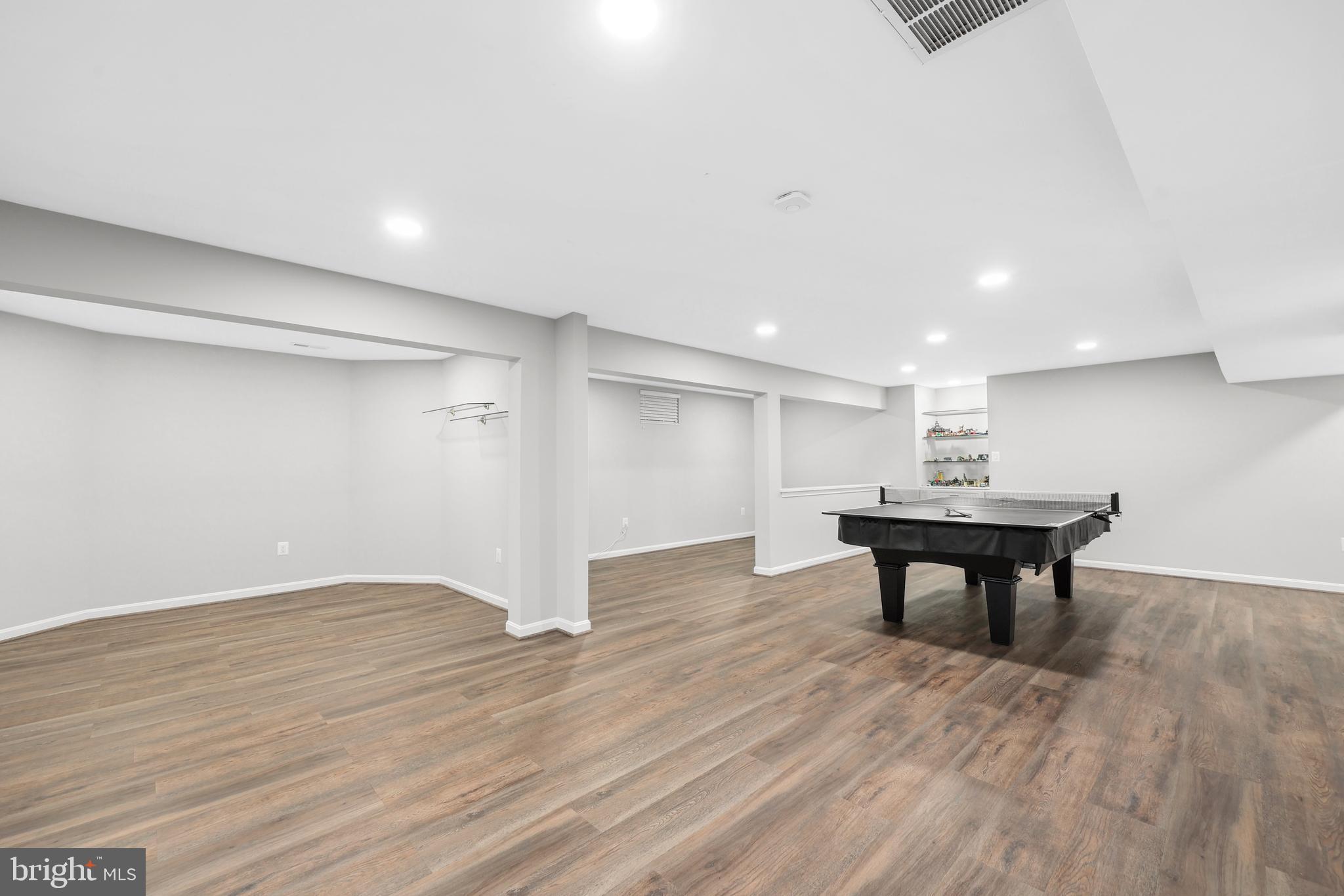 MARIAN WOODS - Residential